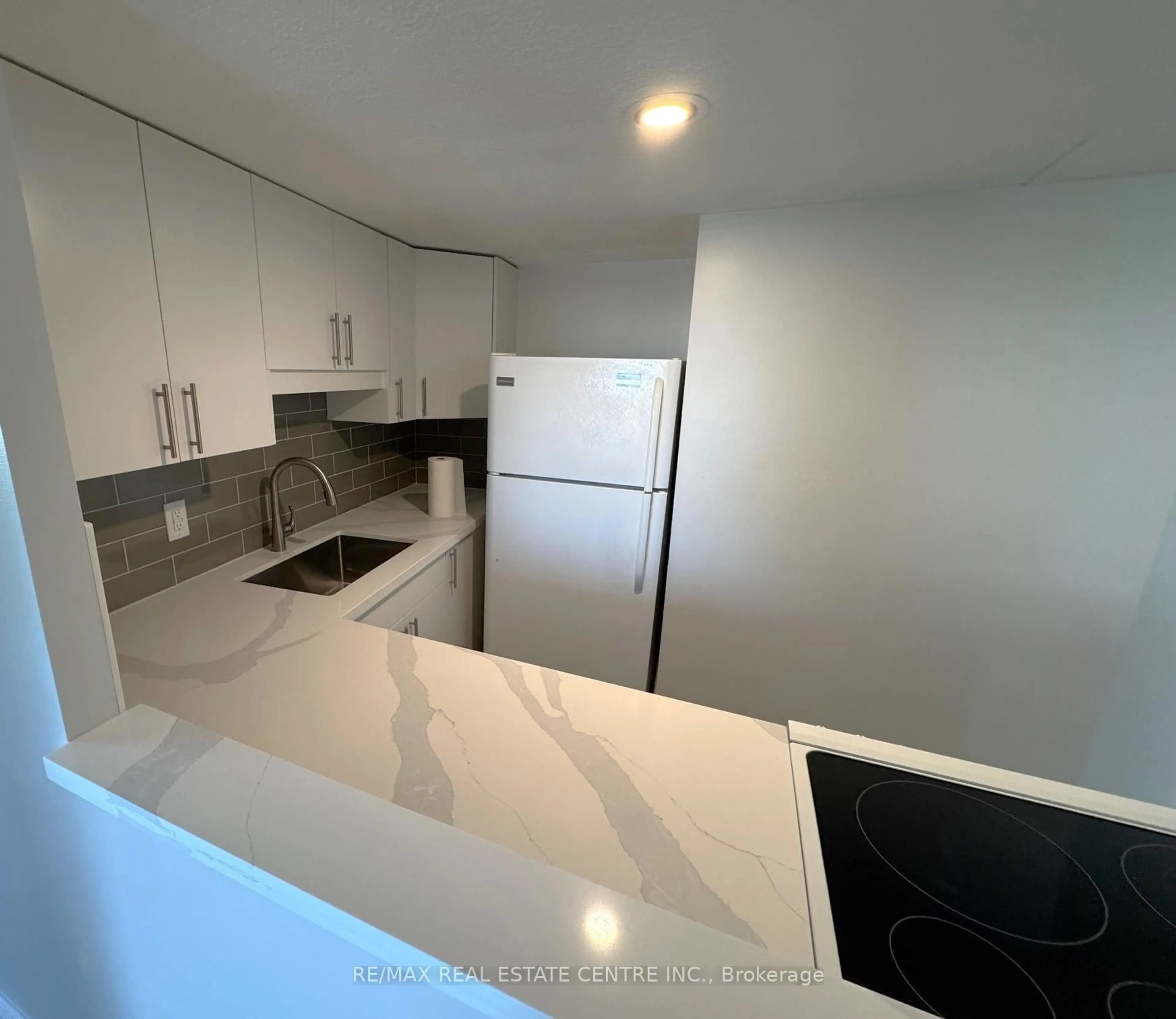 Standard kitchen, unknown for 260 SHELDON Ave #508, Kitchener Ontario N2H 6P2