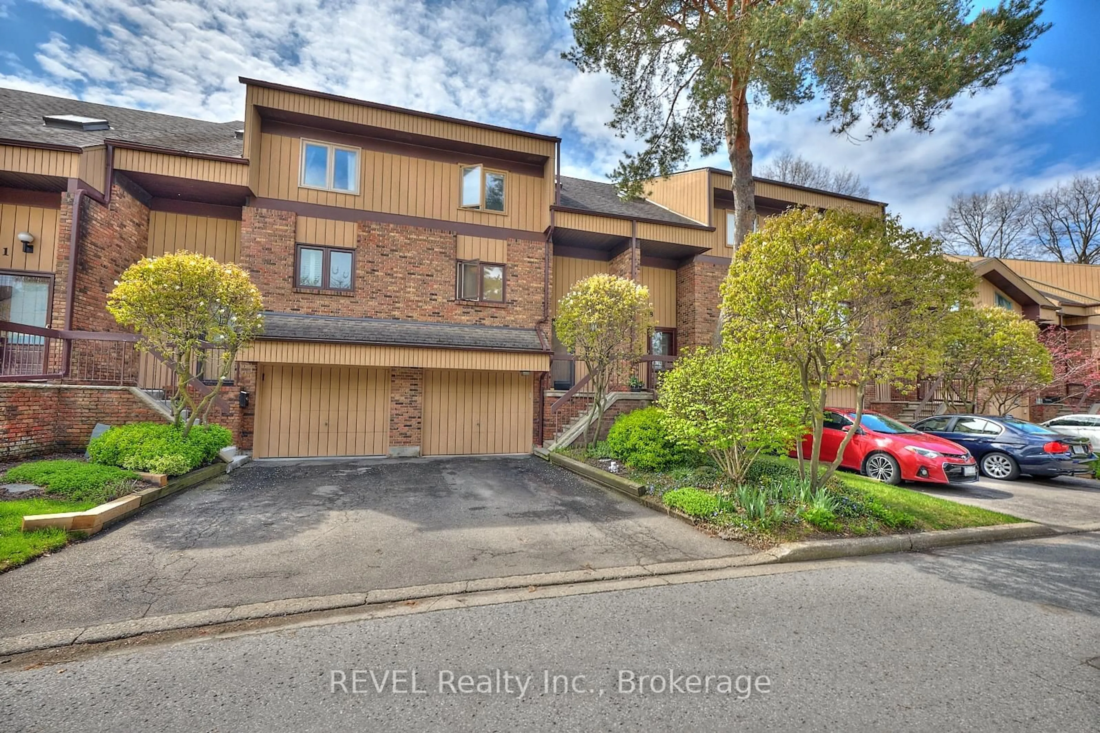 Home with brick exterior material, street for 178 Scott St #19, St. Catharines Ontario L2N 6Y5