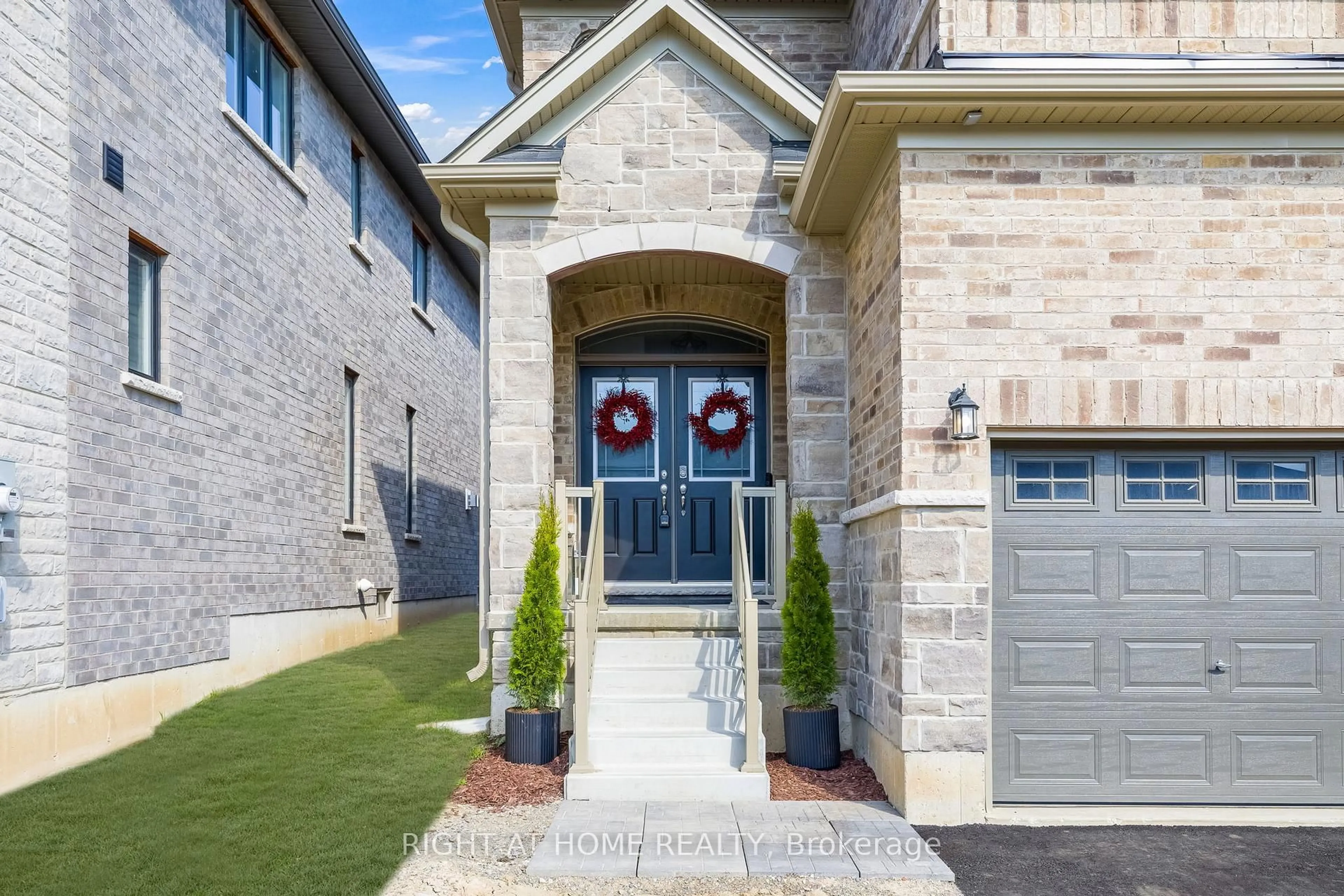 Home with brick exterior material, street for 196 Longboat Ru, Brantford Ontario N3T 0T1