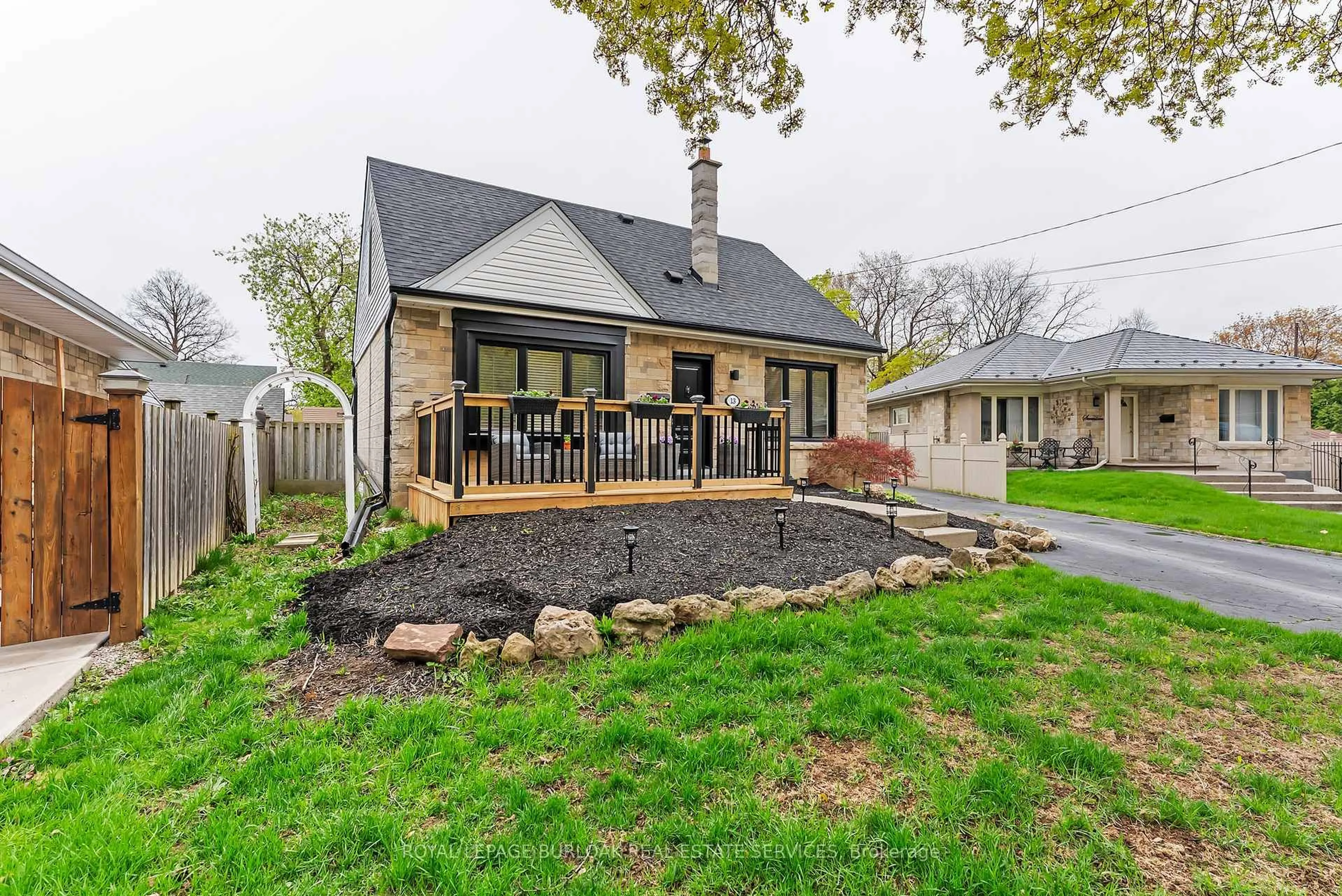 Home with brick exterior material, street for 13 Ratcliffe Crt, Hamilton Ontario L8K 4P1