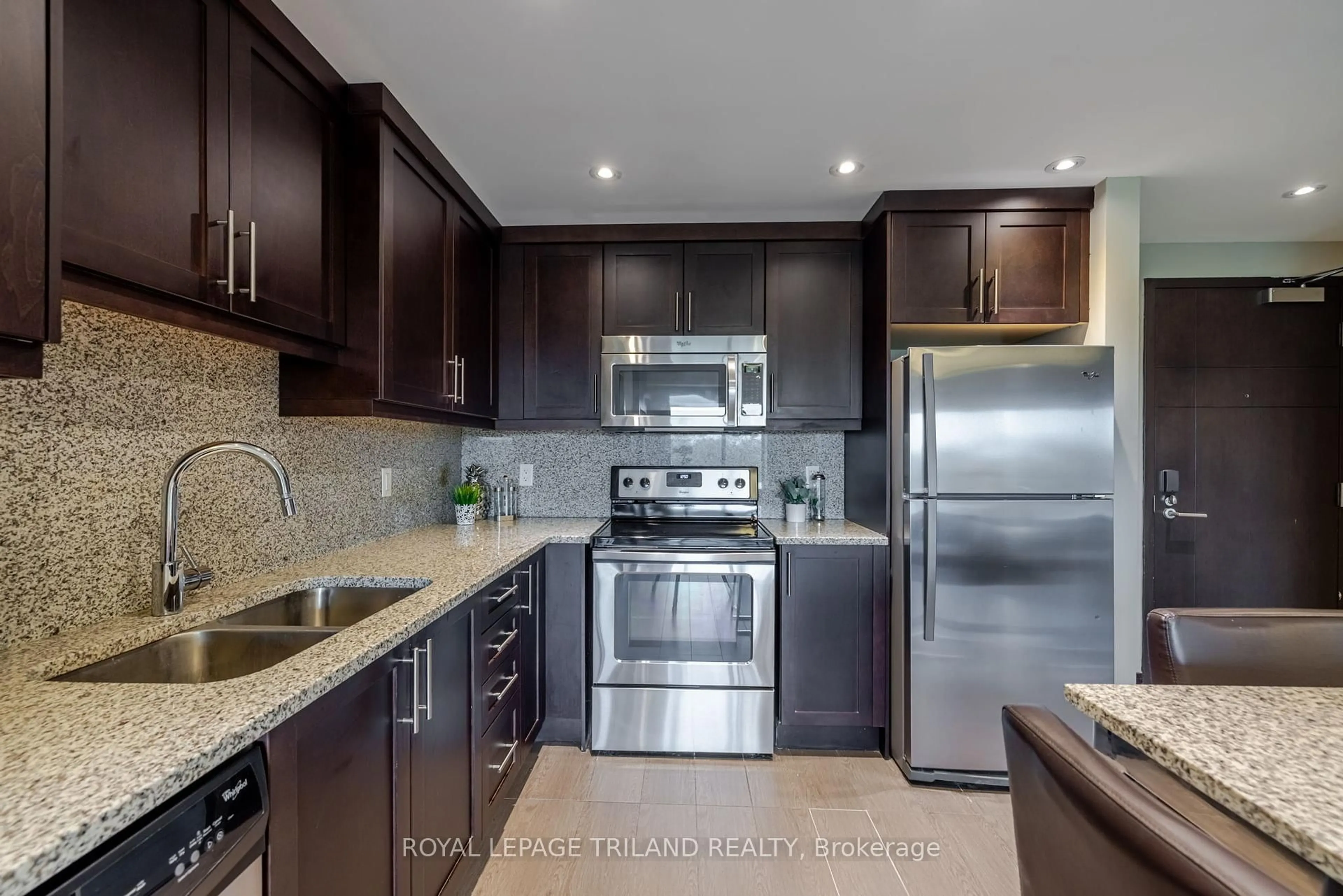 Standard kitchen, unknown for 1235 Richmond St #704, London East Ontario N6A 0C1