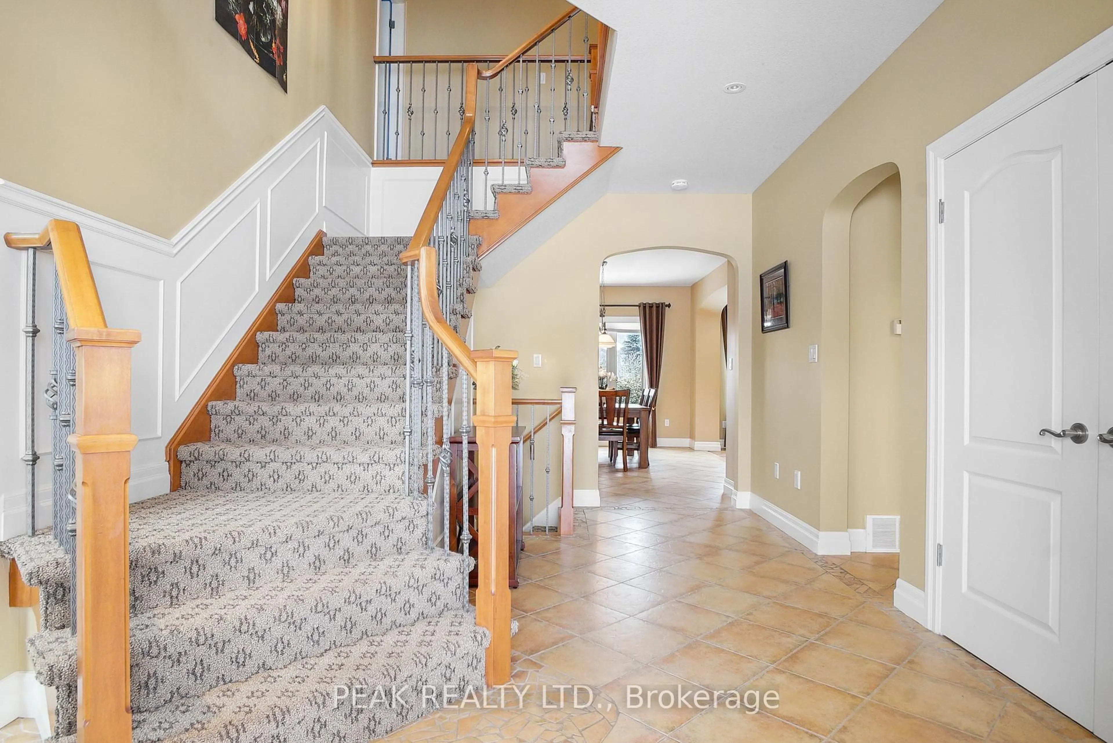 Unknown for 827 Birchmount Dr, Waterloo Ontario N2V 2R3