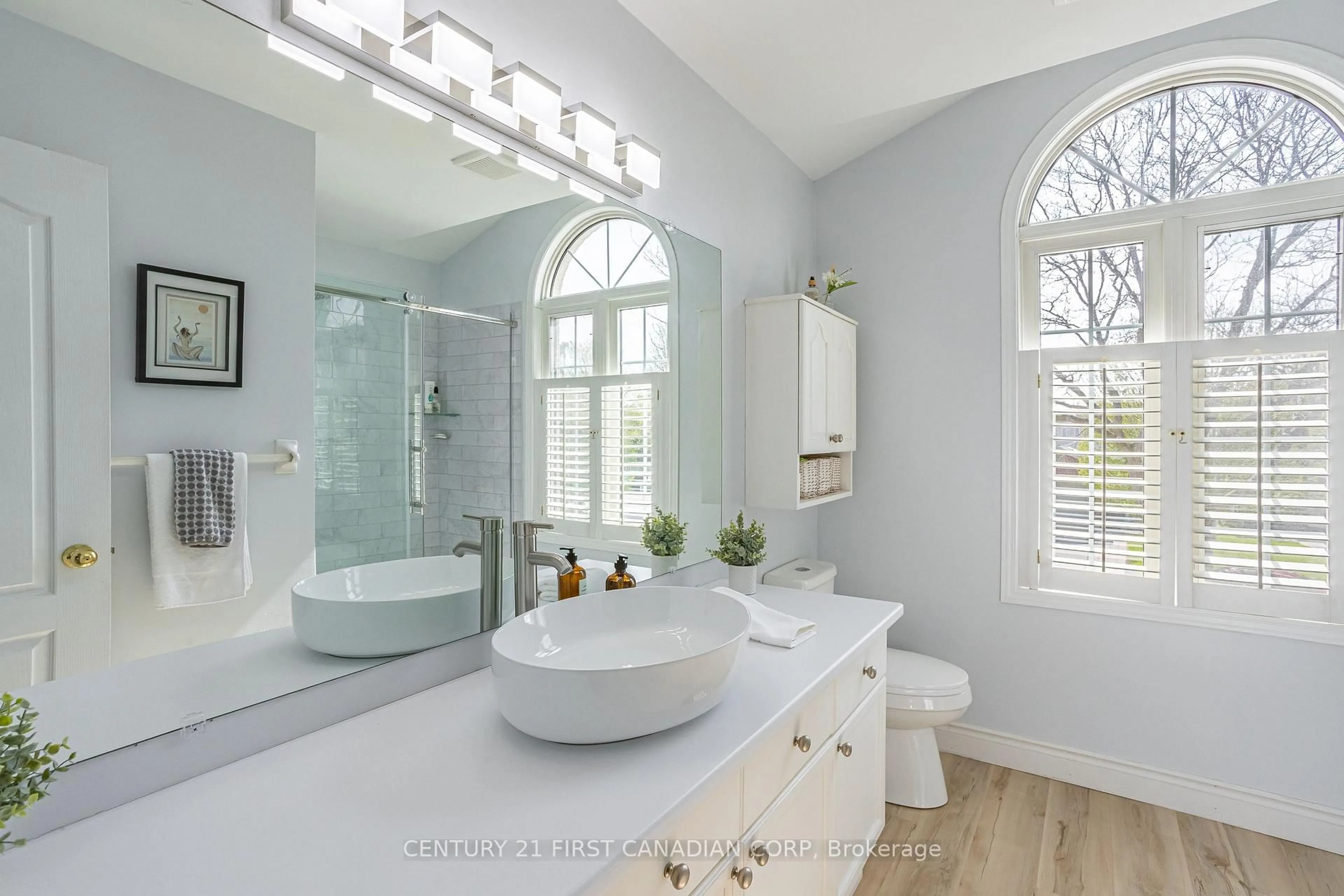 Contemporary bathroom, ceramic/tile floor for 406 Brookhaven Pl, London East Ontario N5Y 5N5
