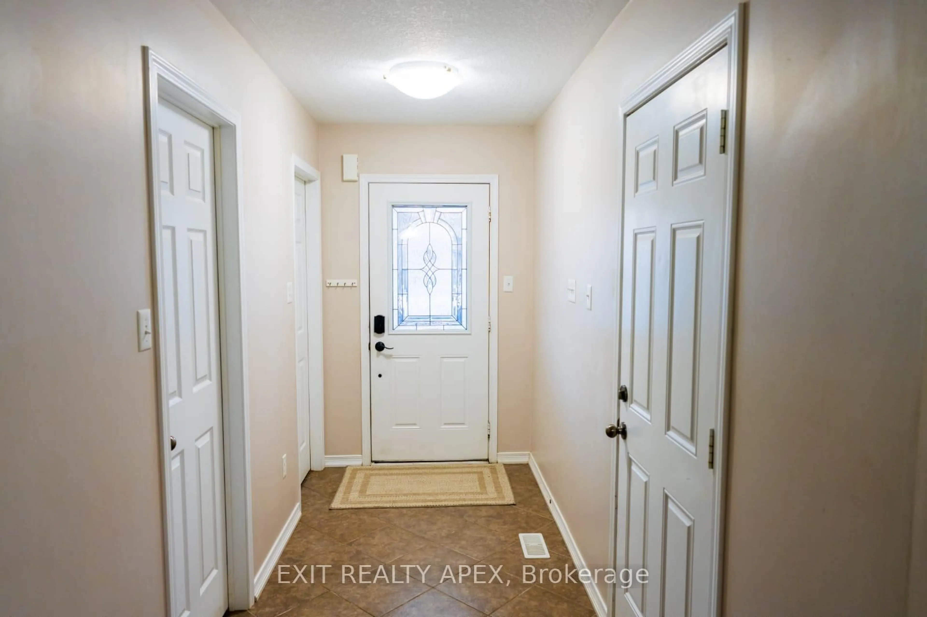 Indoor entryway for 90 Norwich Rd, Breslau N/A, Woolwich Ontario N0B 1M0