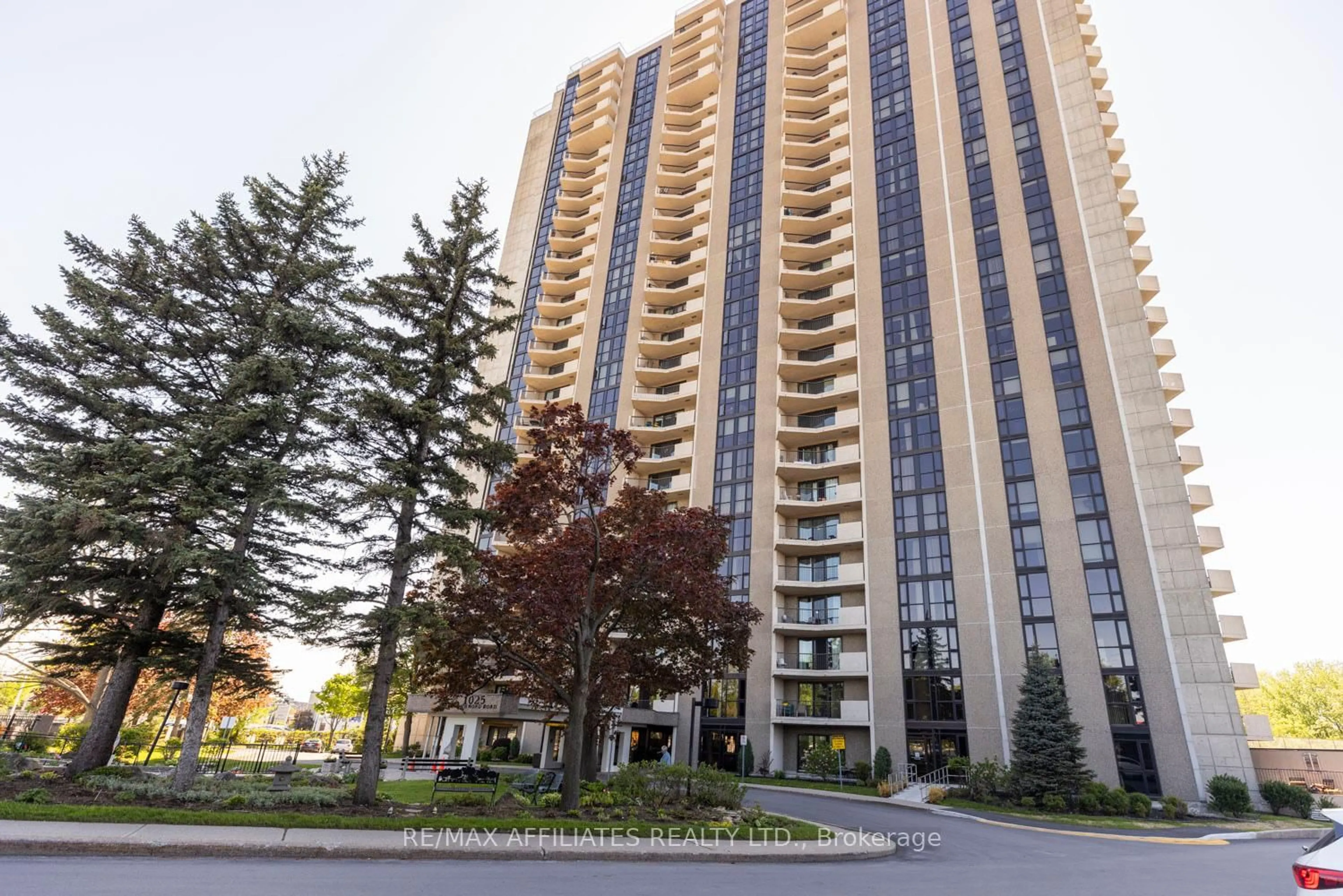 Unknown for 2305-1025 RICHMOND Rd, Ottawa Ontario K2B 8G8