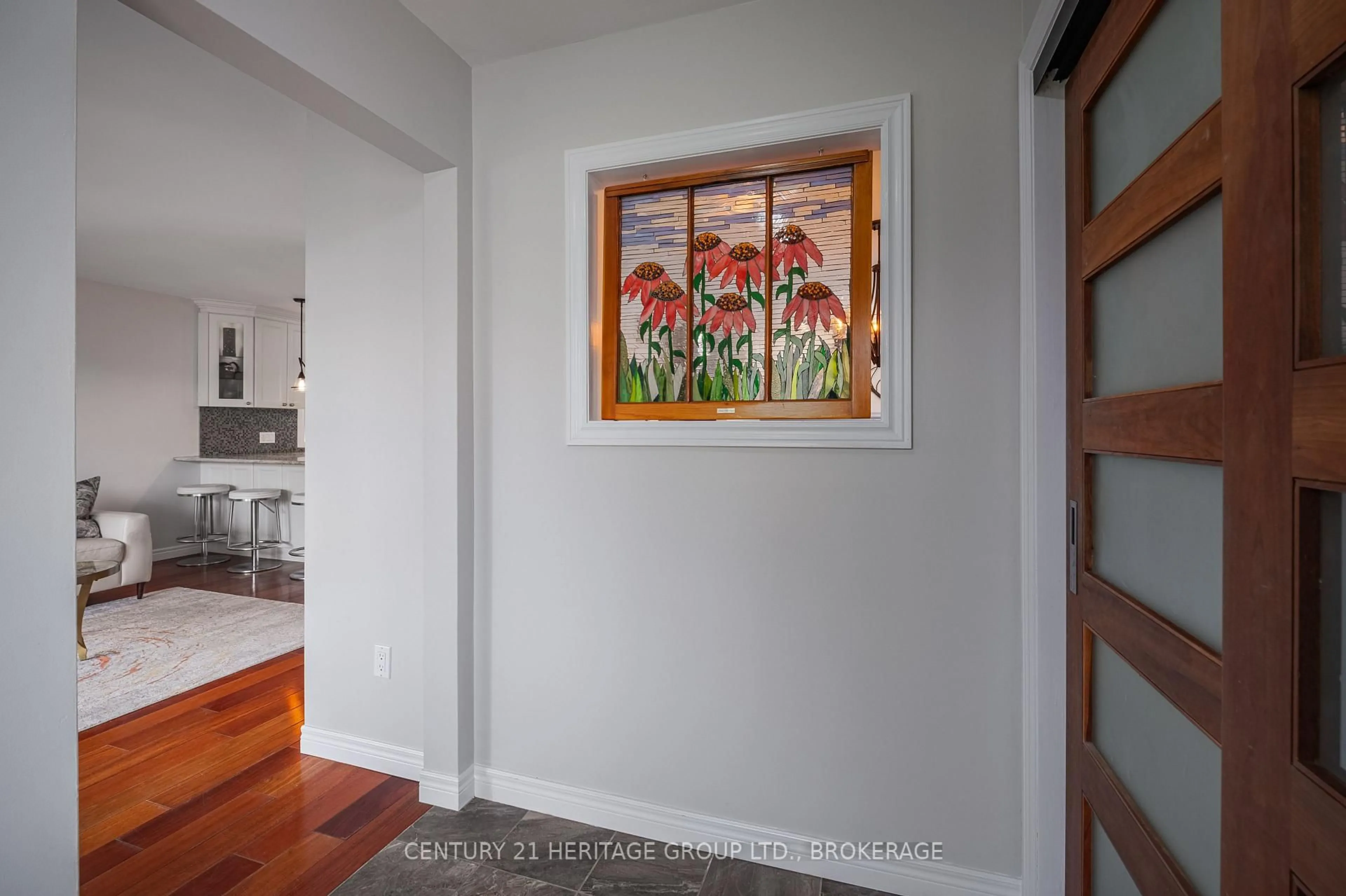 Indoor entryway for 380 Carrie Cres, Kingston Ontario K7M 5X5