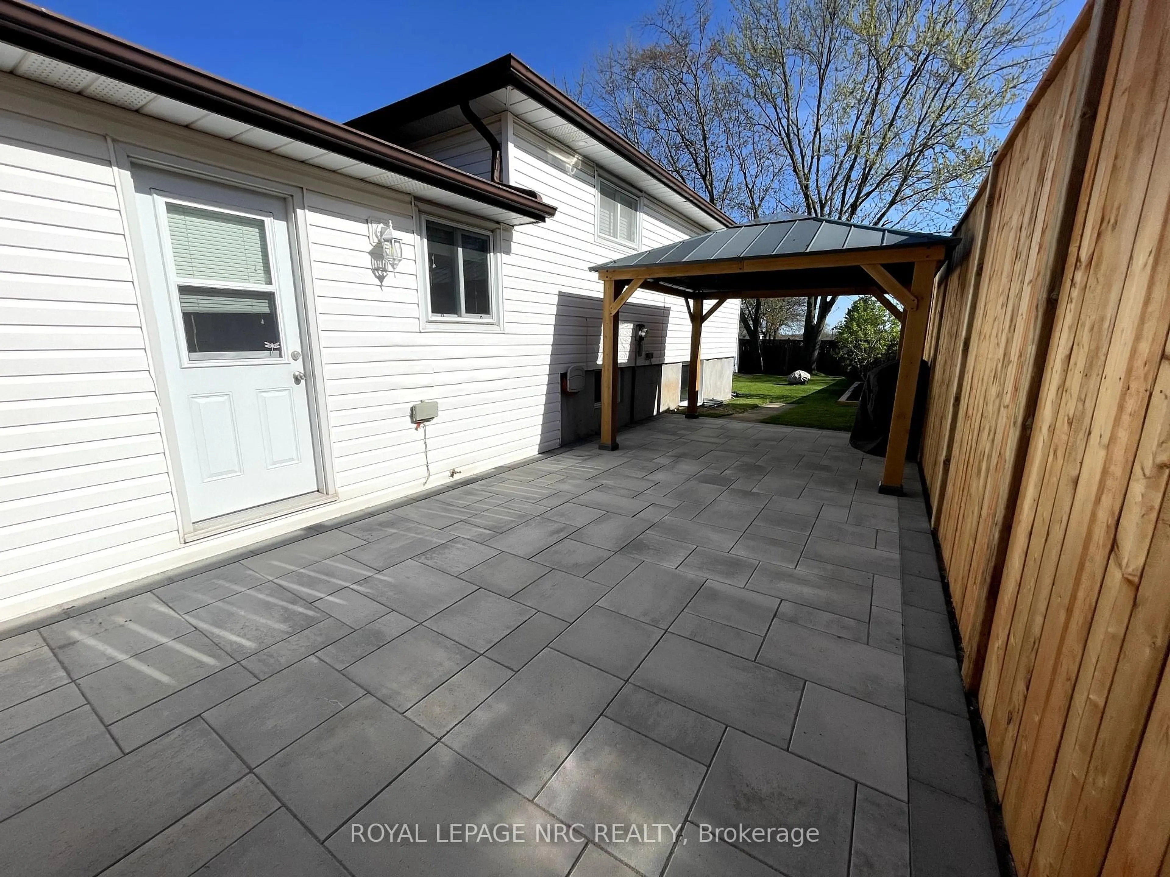 Unknown for 7010 Bonnie St, Niagara Falls Ontario L2G 7L1