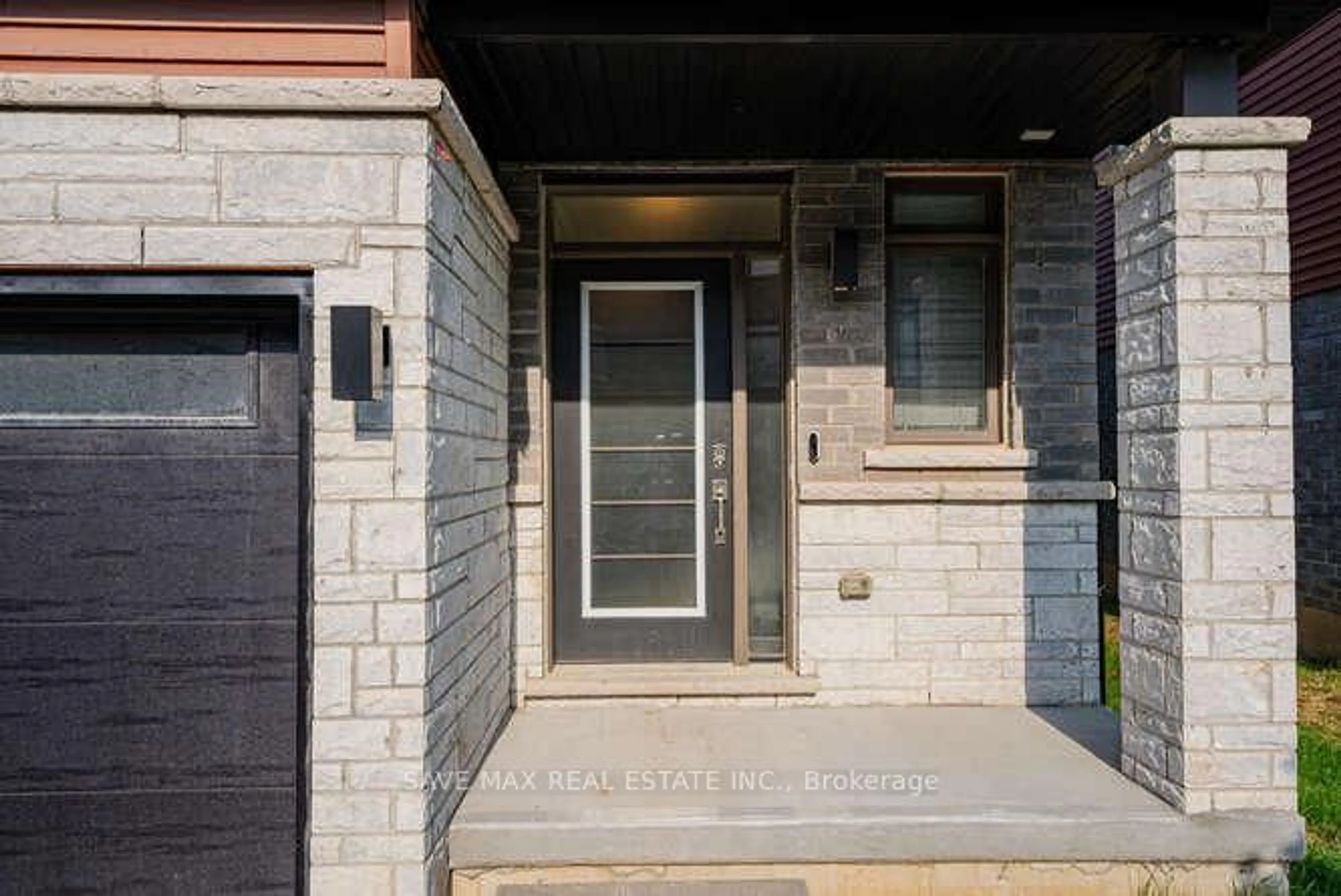 Home with brick exterior material, street for 120 Court Dr #97, Brant Ontario N3L 4G7