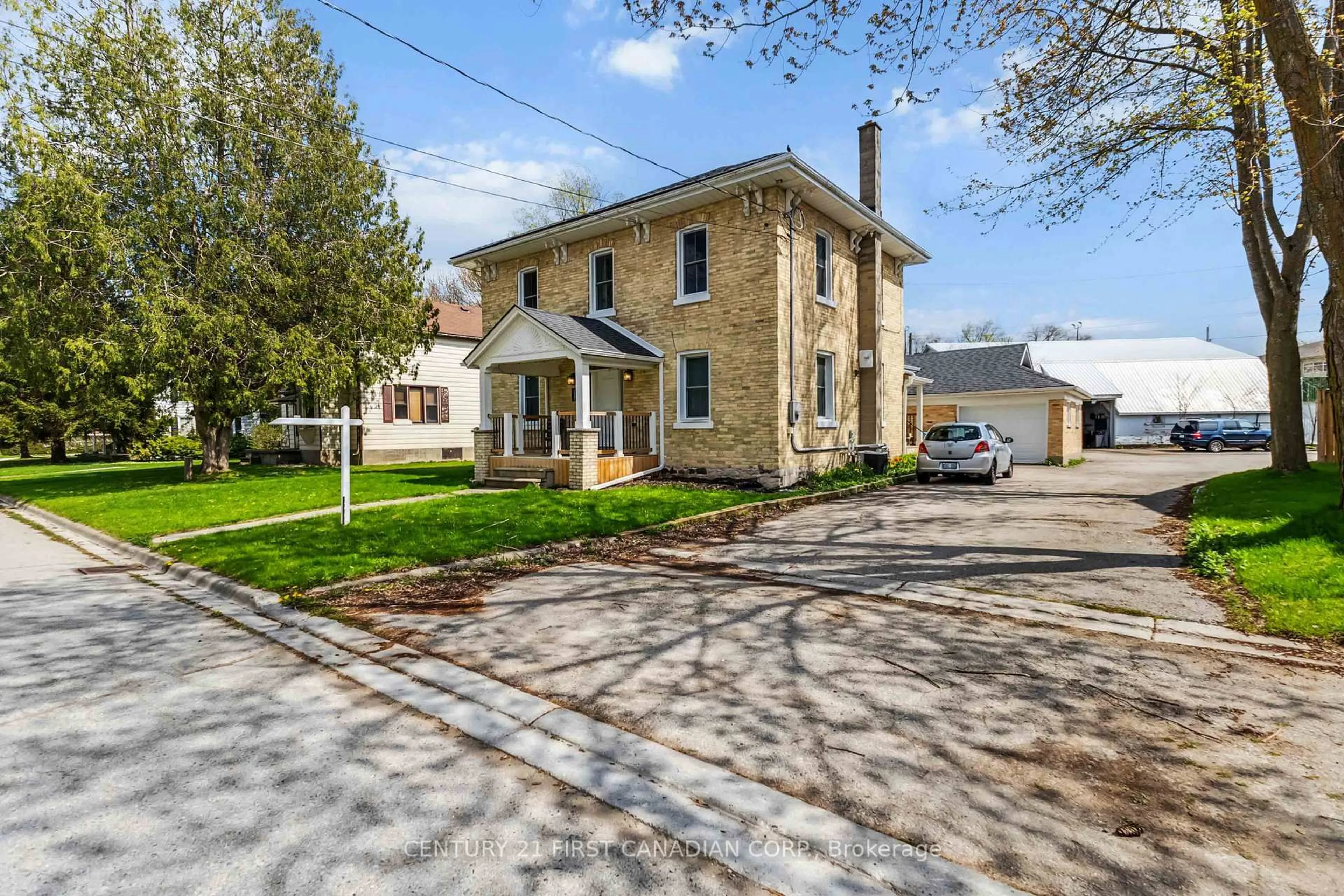 Unknown for 131 Francis St, Lucan Biddulph Ontario N0M 2J0