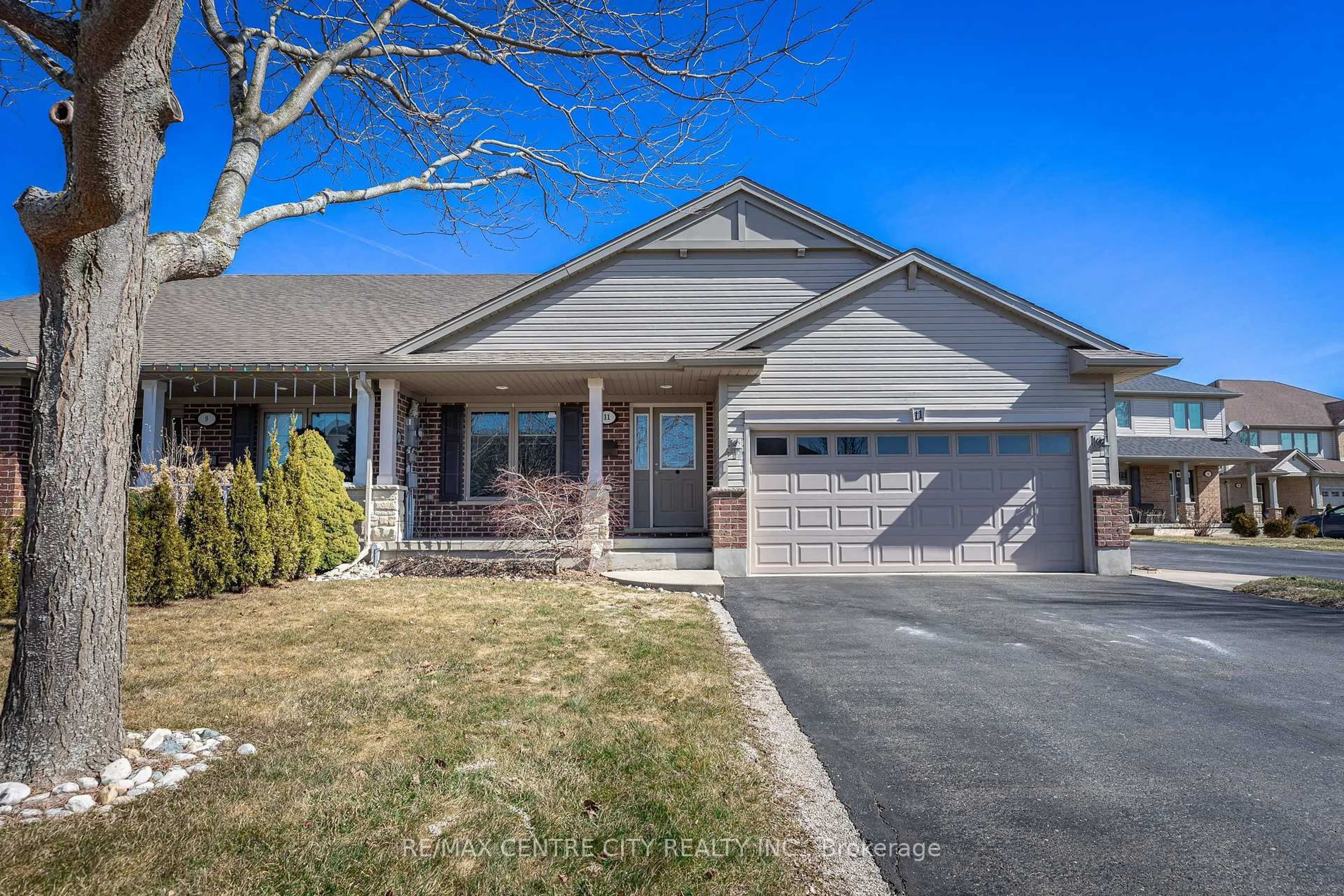 Home with vinyl exterior material, street for 11 ALDERWOOD Crt, St. Thomas Ontario N5P 0B2