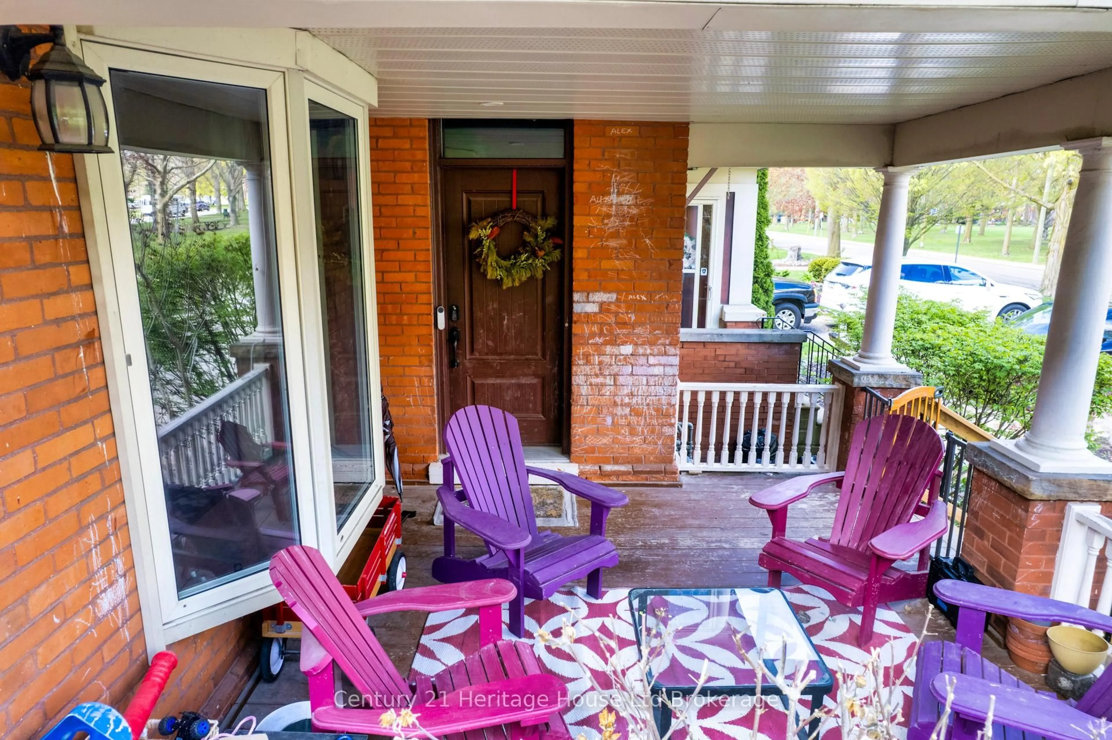Patio, street for 113 Light St, Woodstock Ontario N4S 6H2