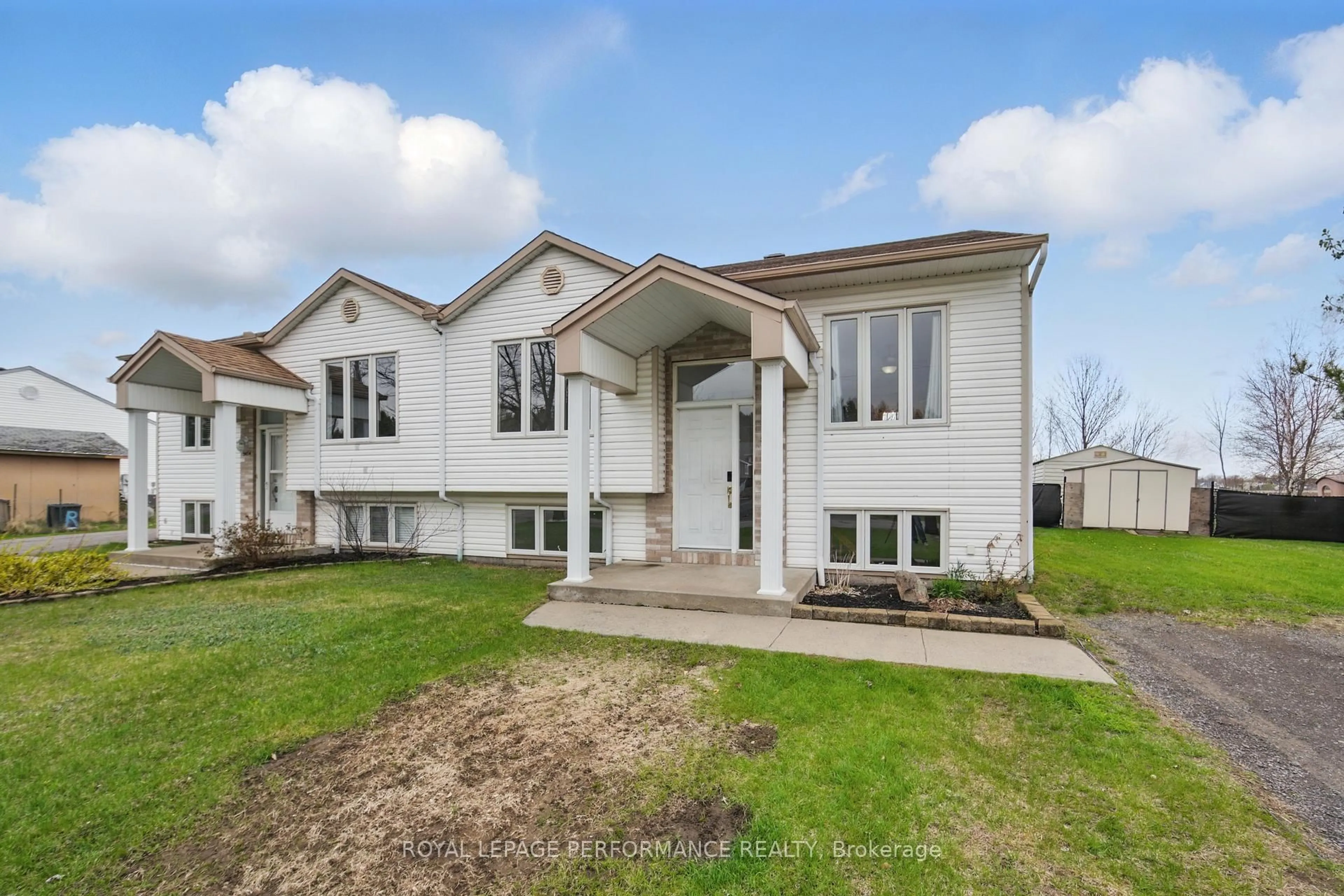 Home with vinyl exterior material, street for 541B Devista Blvd #B, Alfred and Plantagenet Ontario K0B 1A0