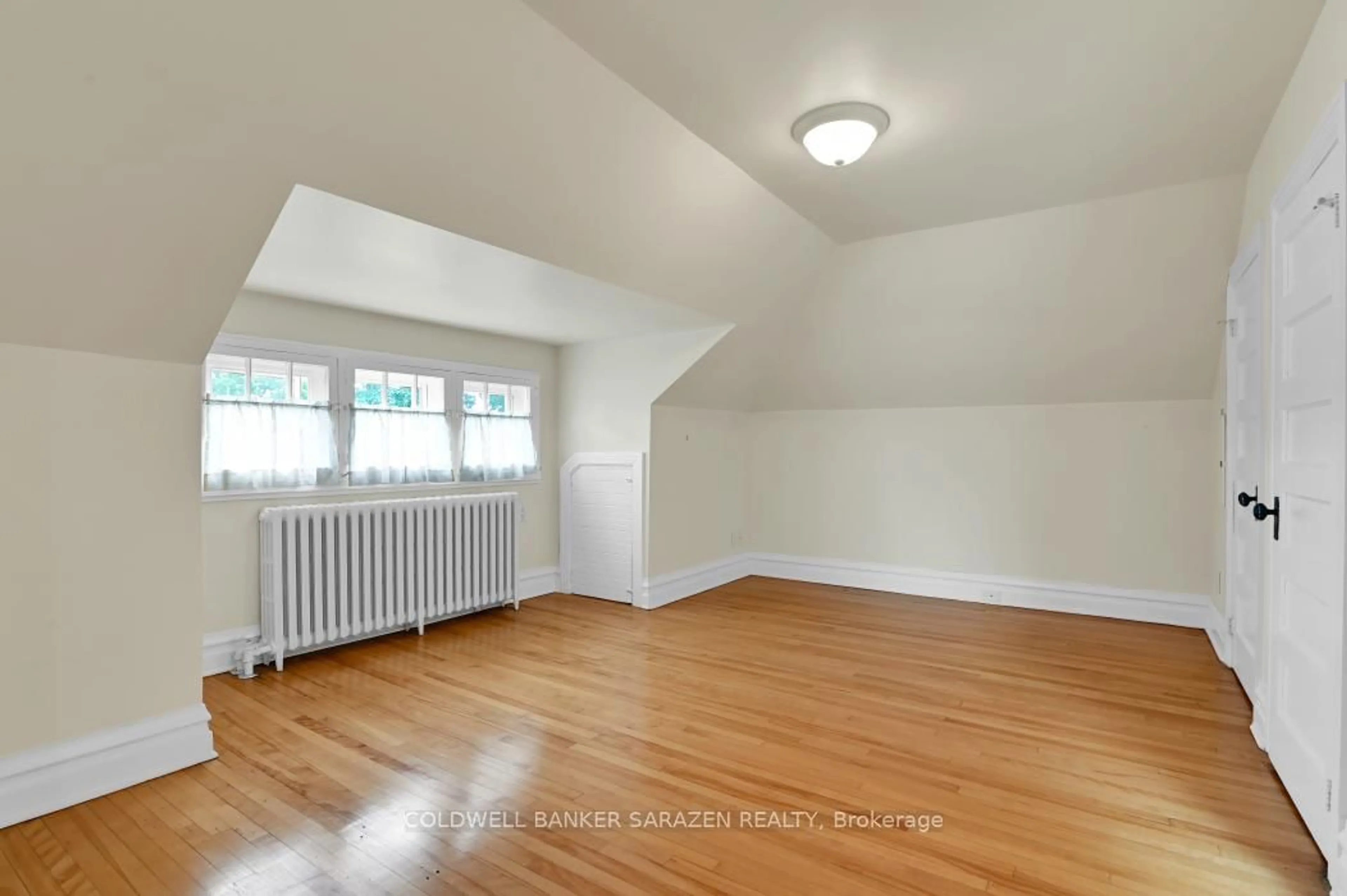 A pic of a room for 380 FIRST Ave, Ottawa Ontario K1S 2H1