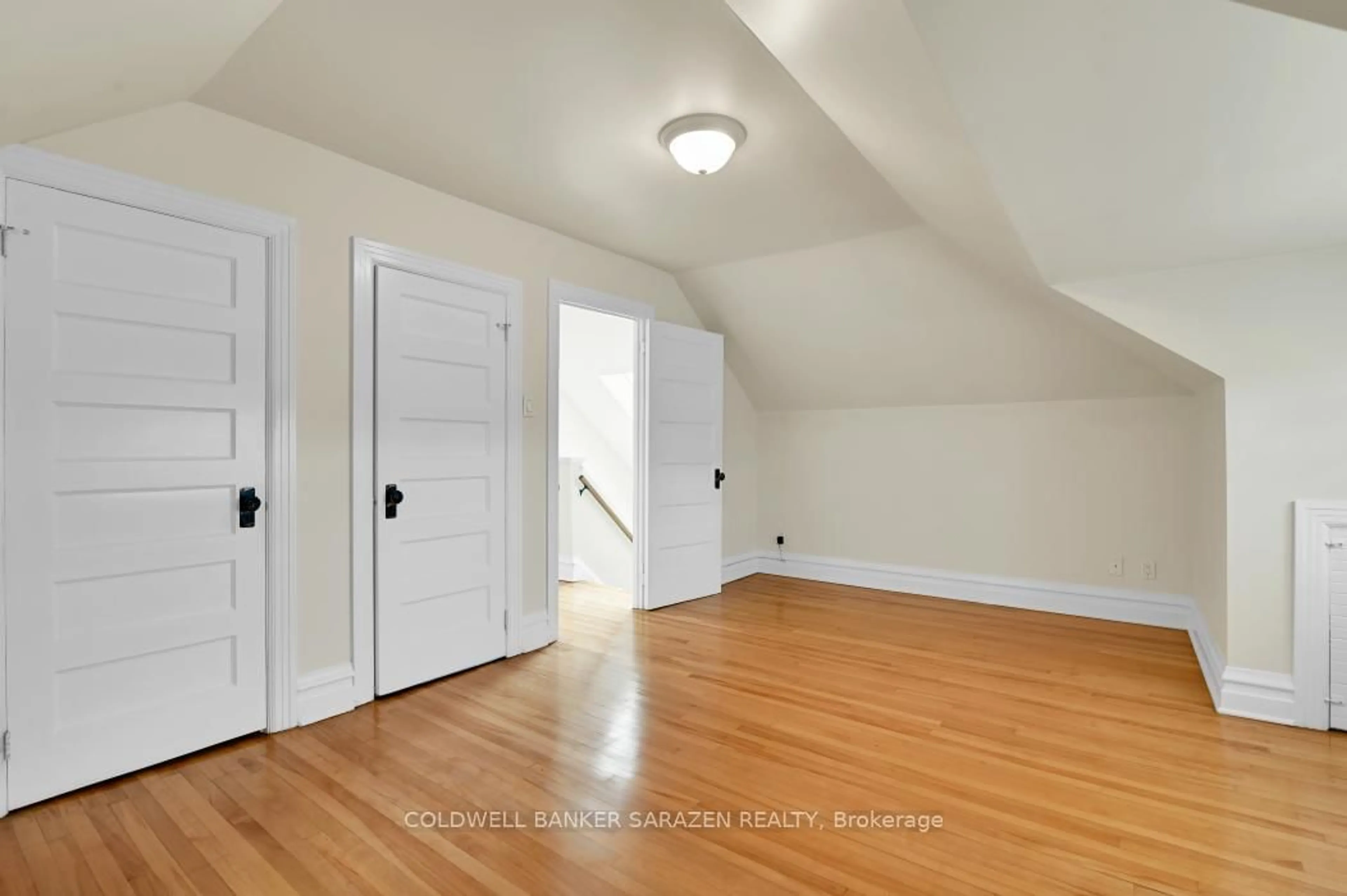 A pic of a room for 380 FIRST Ave, Ottawa Ontario K1S 2H1