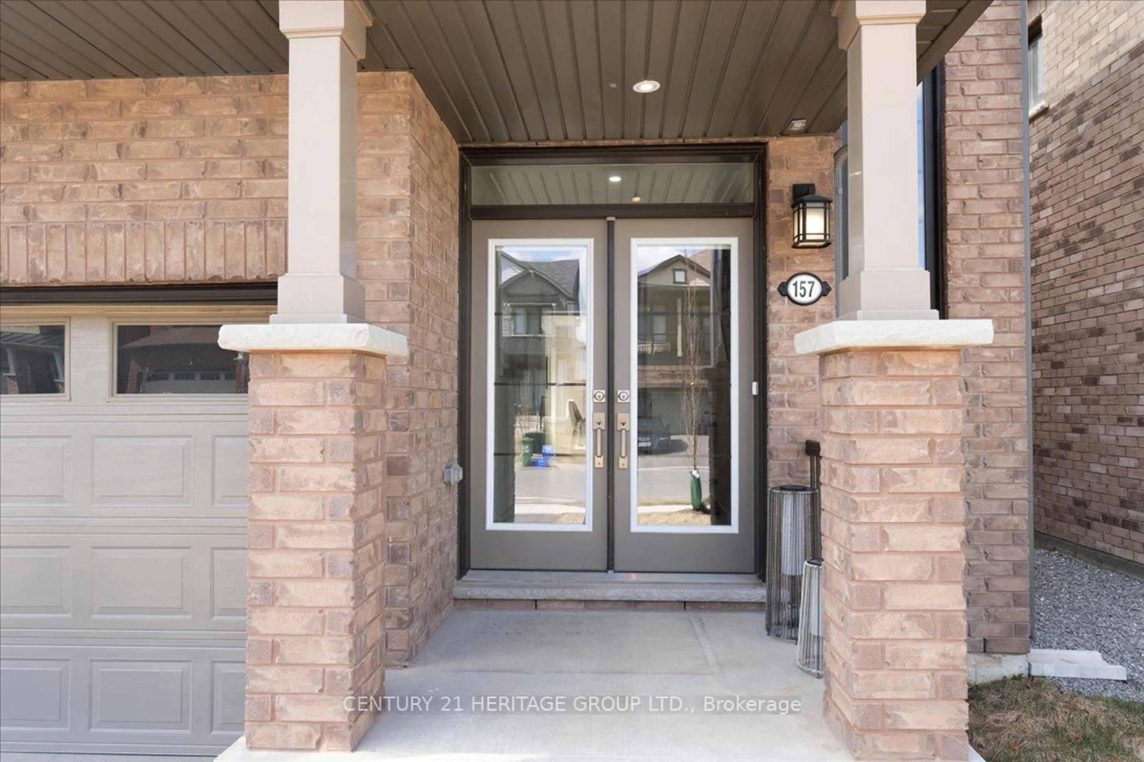 Indoor entryway for 157 Cactus Cres, Hamilton Ontario L8J 0M3