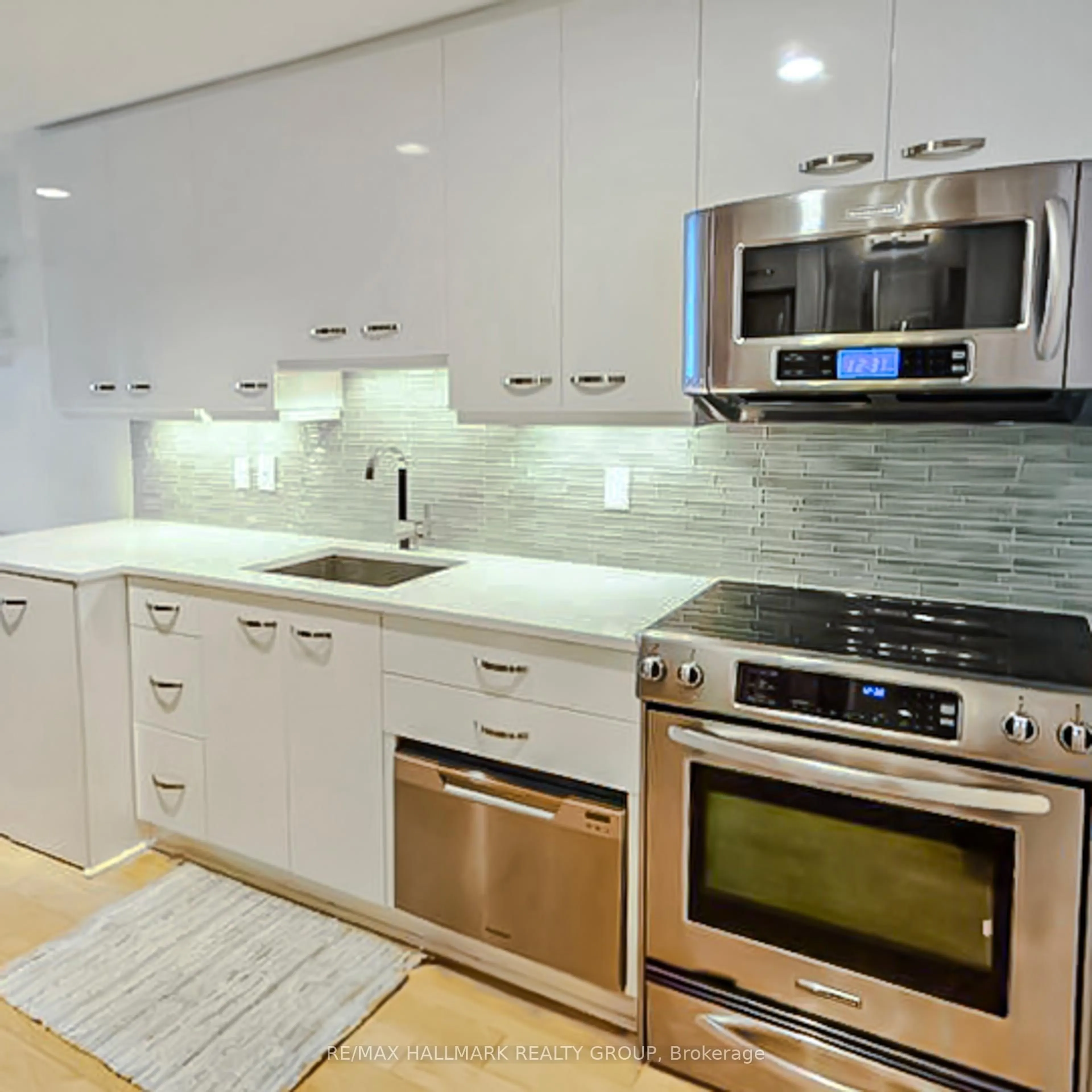 Contemporary kitchen, ceramic/tile floor for 202 St Patrick St #11, Ottawa Ontario K1N 5K3