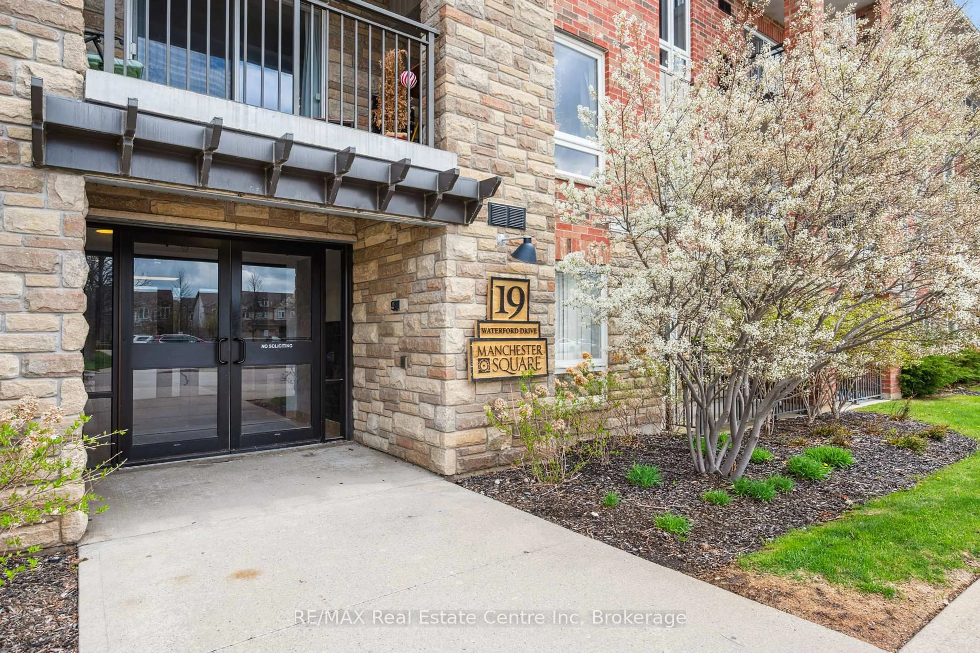 Unknown for 19 Waterford Dr #303, Guelph Ontario N1L 0G8