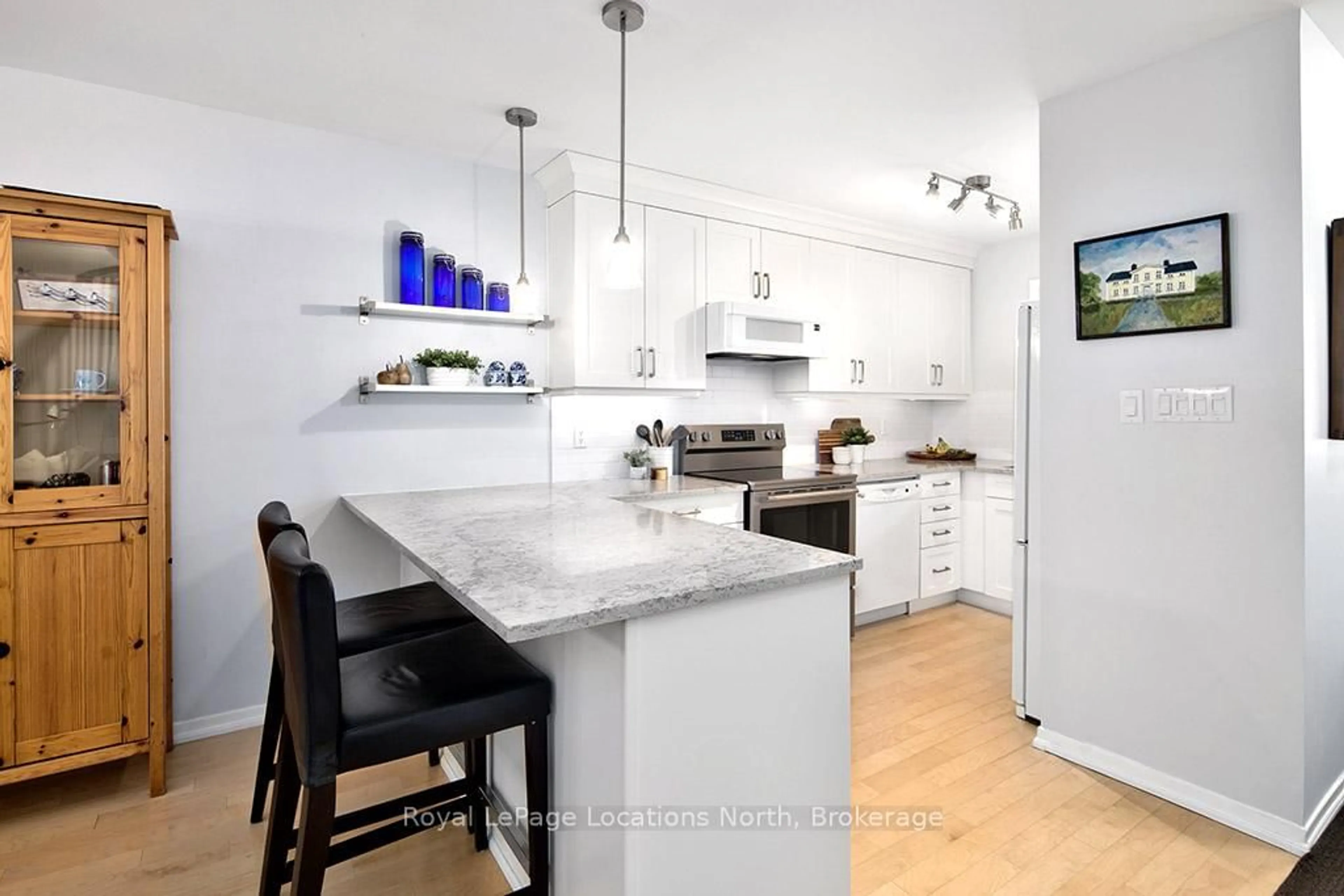 Contemporary kitchen, ceramic/tile floor for 127 Alfred St #92, Blue Mountains Ontario N0H 2P0