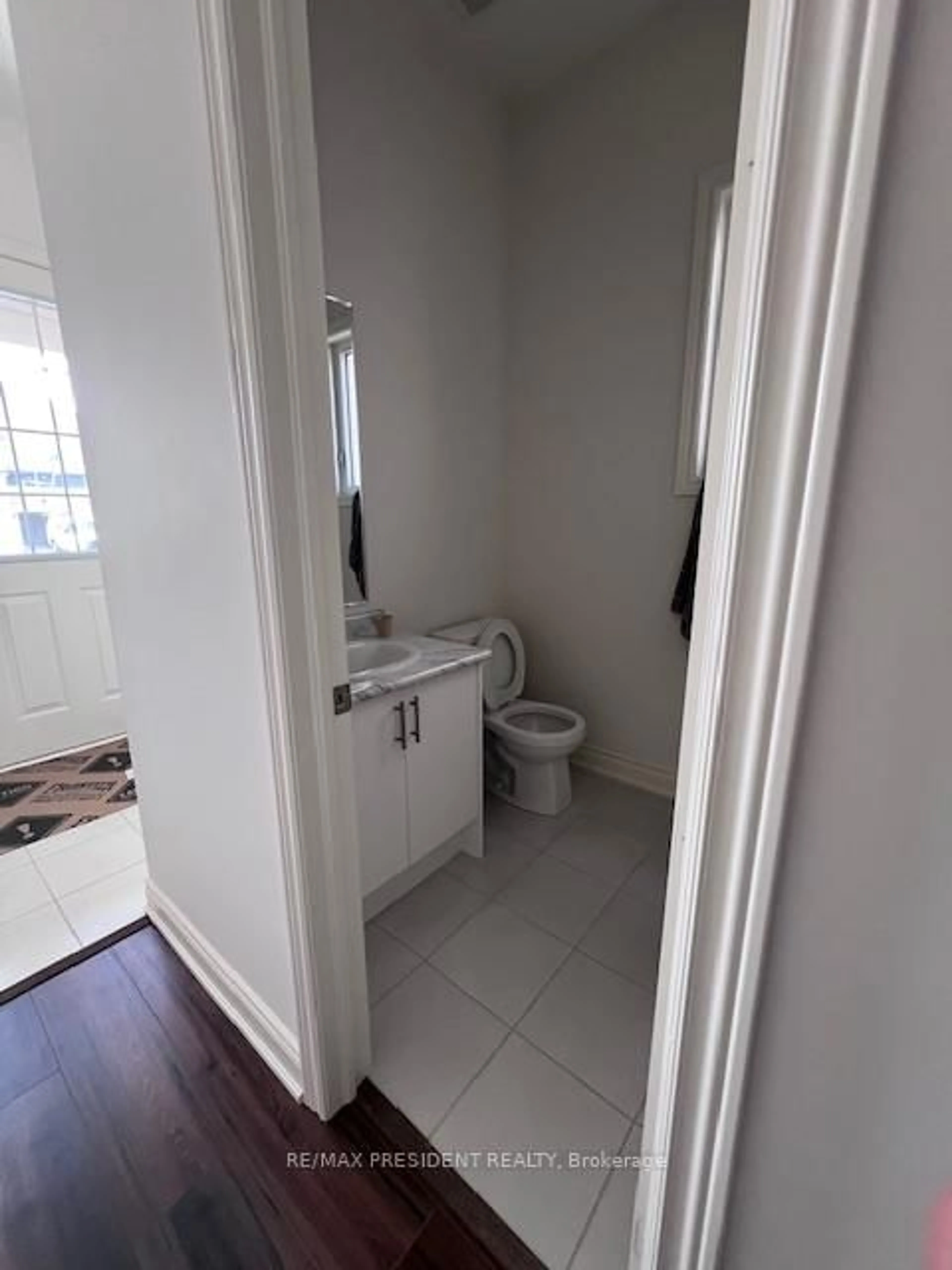 A pic of a room for 38 Attwater Dr, Cambridge Ontario N1T 0G6