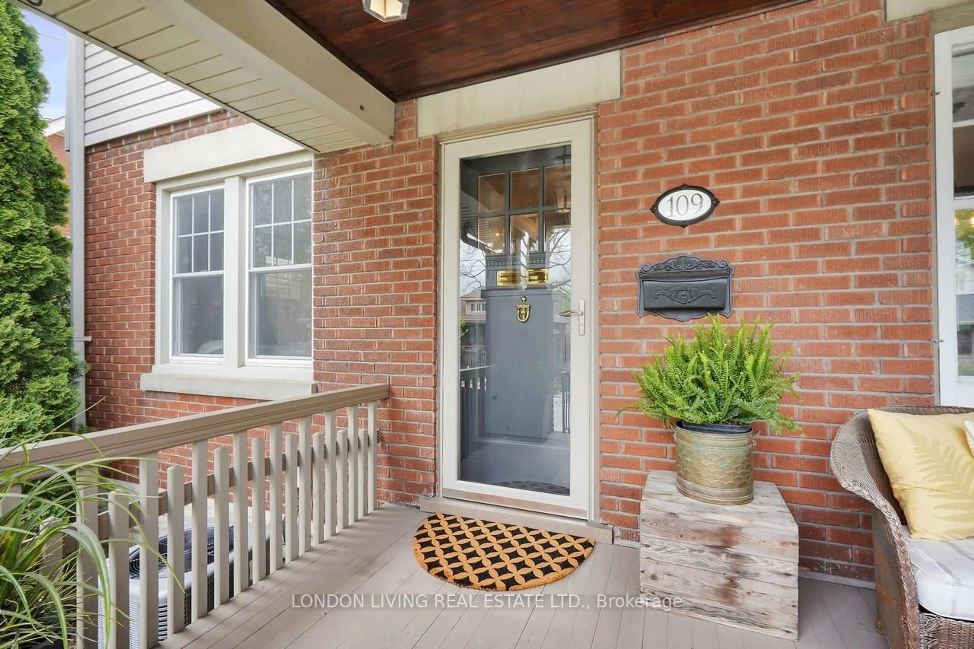 Indoor entryway for 109 Garfield Ave, London South Ontario N6C 2B7