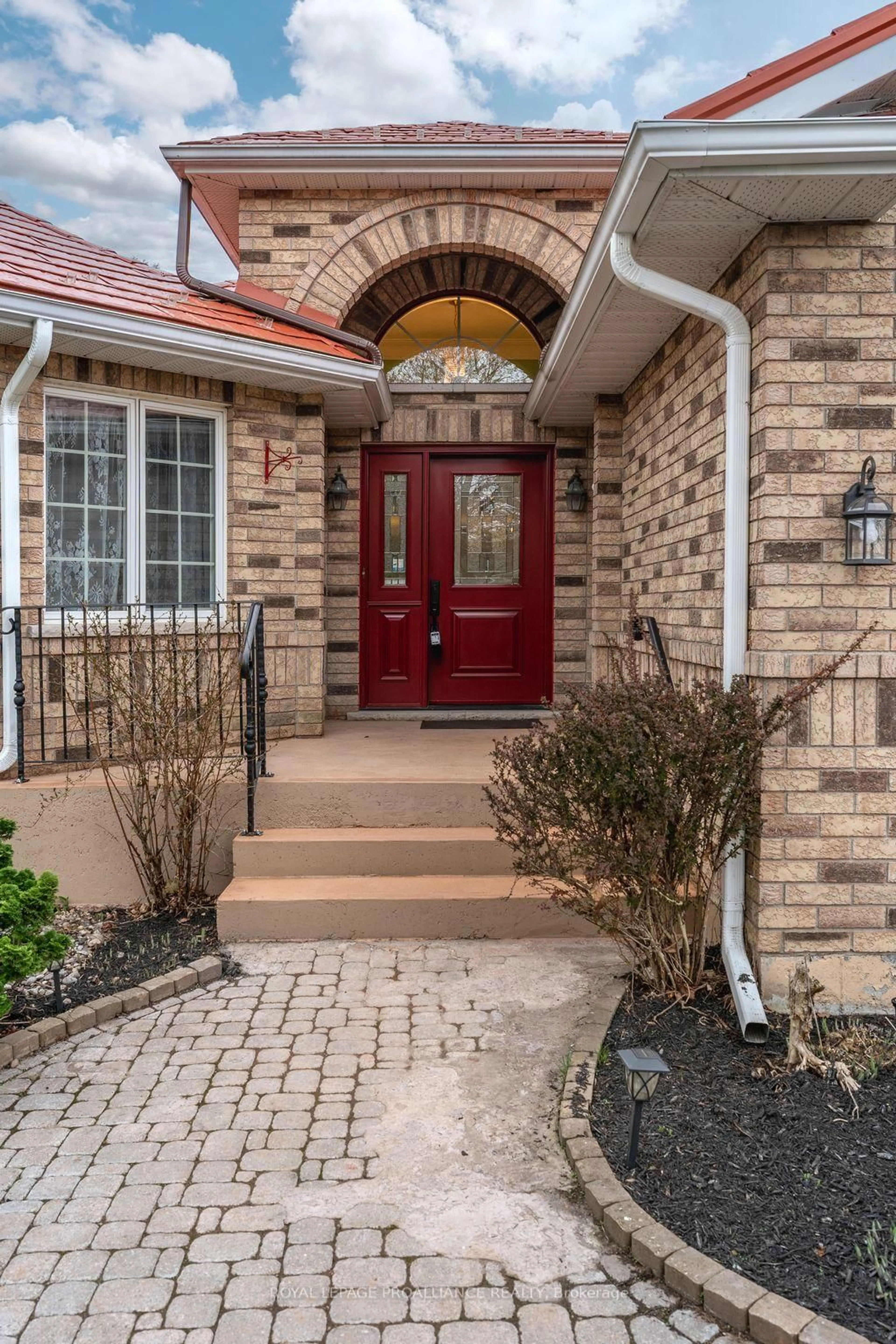 Home with brick exterior material, street for 71 Oak Ridge Blvd, Belleville Ontario K8N 5W3