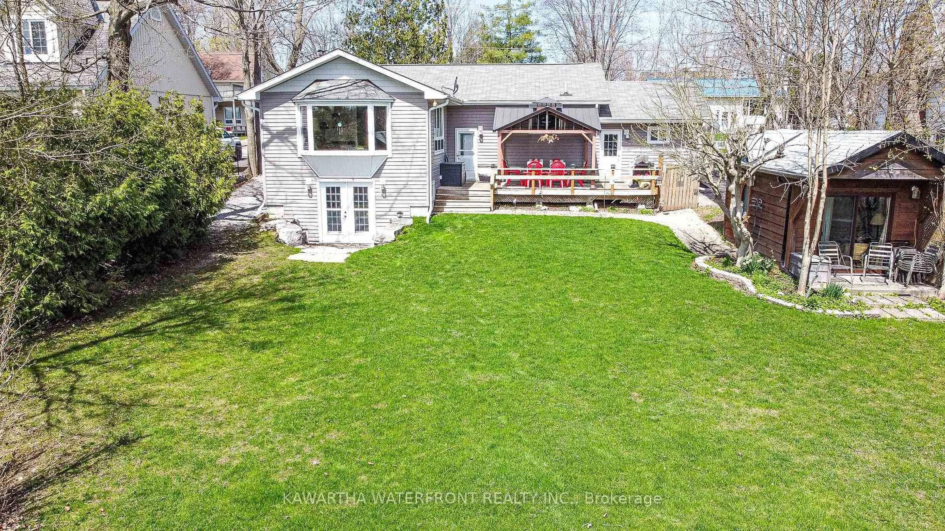 A pic from outside/outdoor area/front of a property/back of a property/a pic from drone, street for 47 North Water St, Kawartha Lakes Ontario K0M 1K0