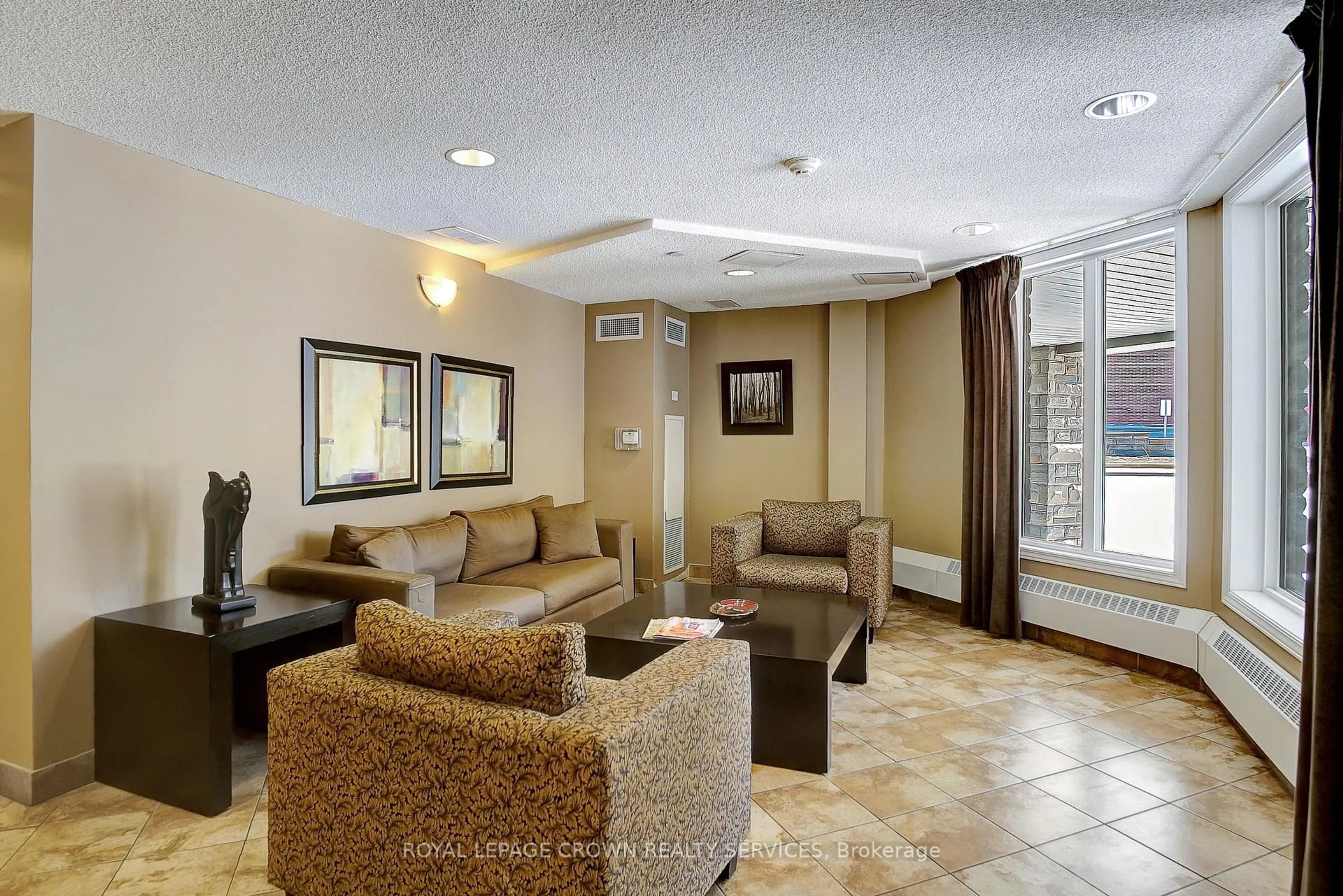 Lobby for 8 Harris St #203, Cambridge Ontario N1R 8R1