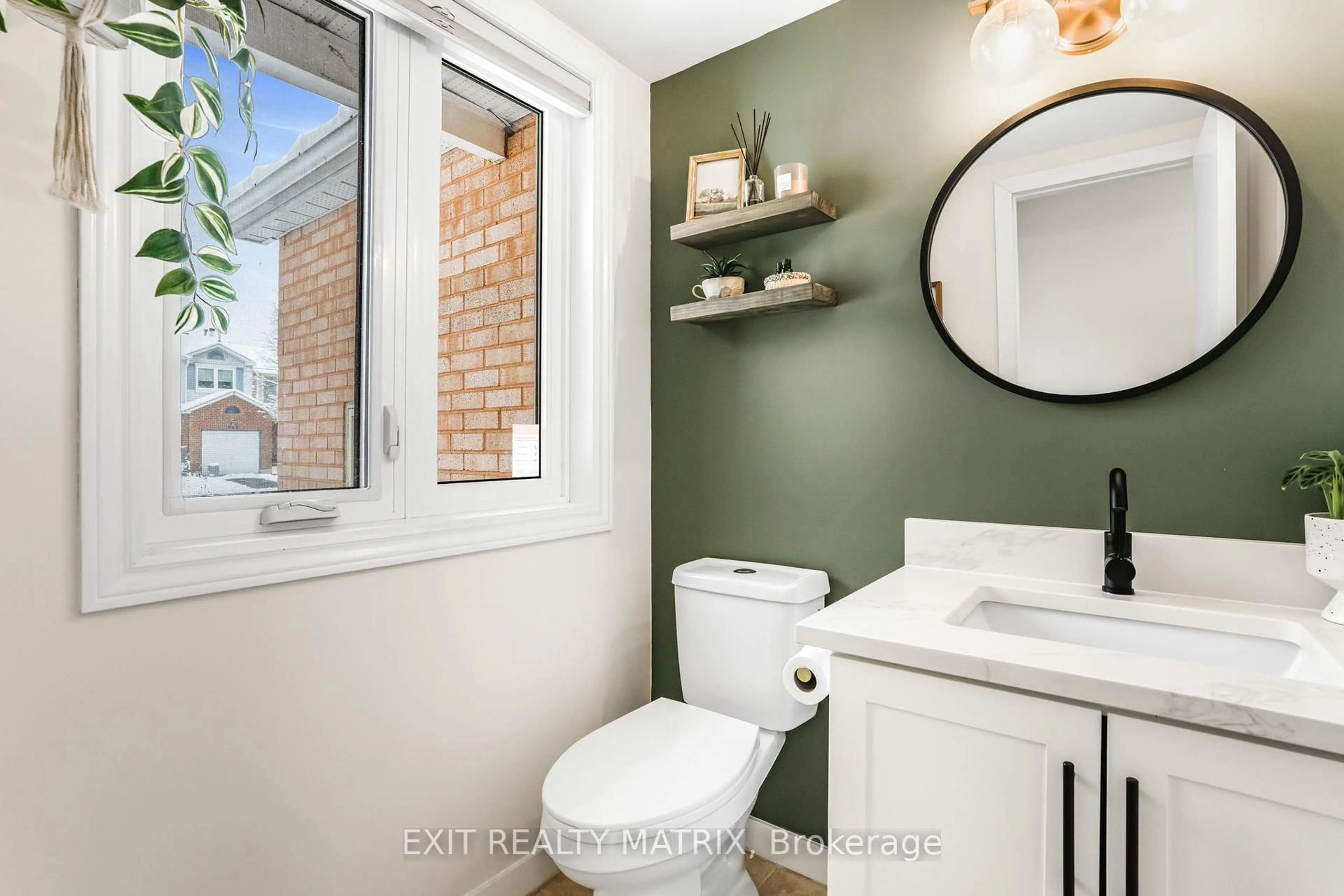 Standard bathroom, ceramic/tile floor for 568 Latour Cres, Ottawa Ontario K4A 1P3