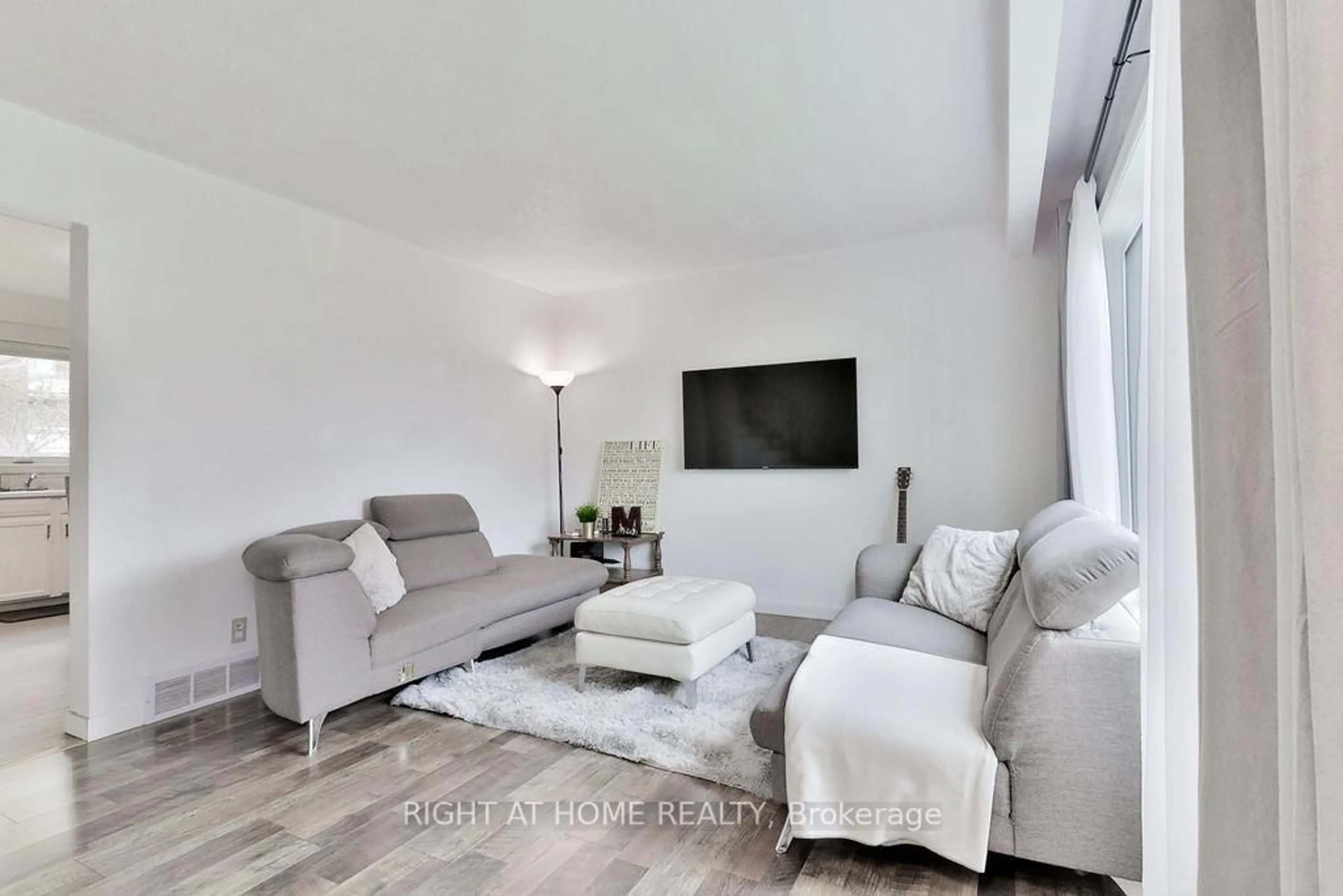 Living room with furniture, unknown for 5 Prince Paul Cres, St. Catharines Ontario L2N 3A8