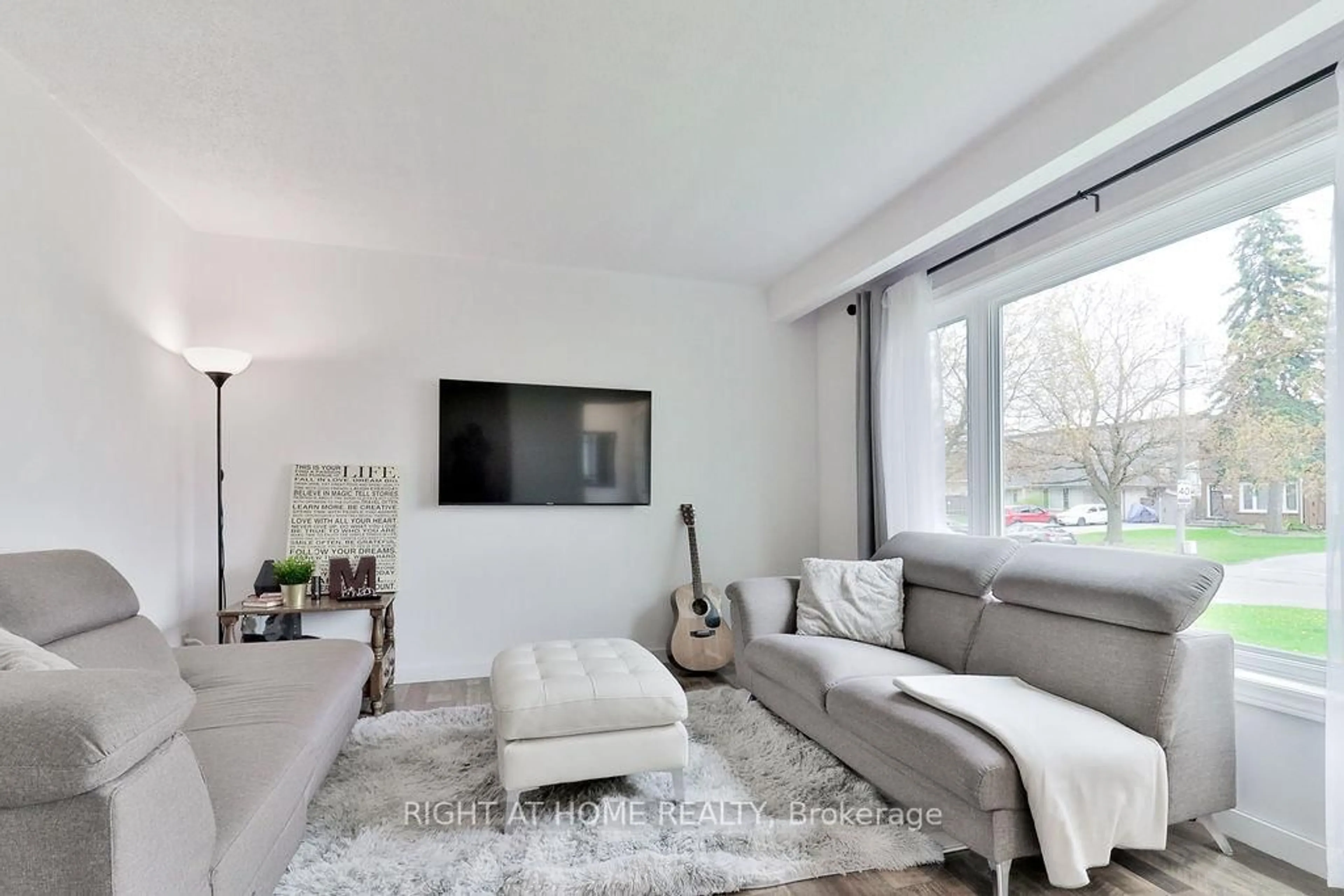Living room with furniture, unknown for 5 Prince Paul Cres, St. Catharines Ontario L2N 3A8