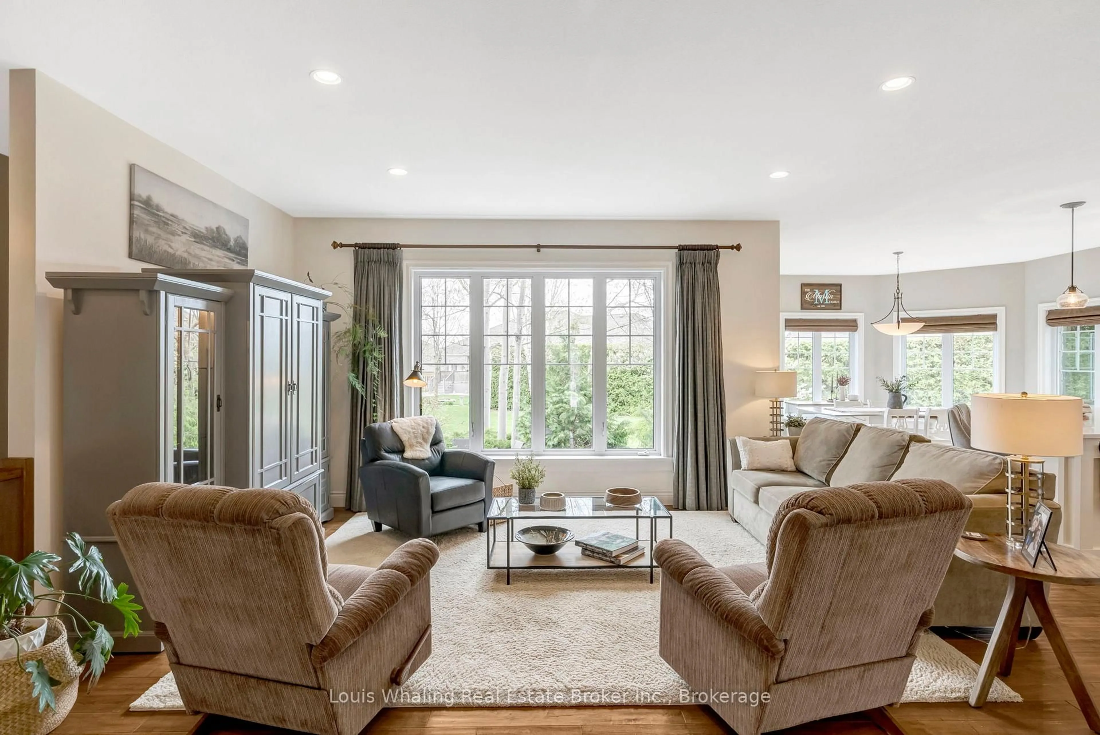 Living room with furniture, unknown for 107 12th Ave, Hanover Ontario N4N 3T9