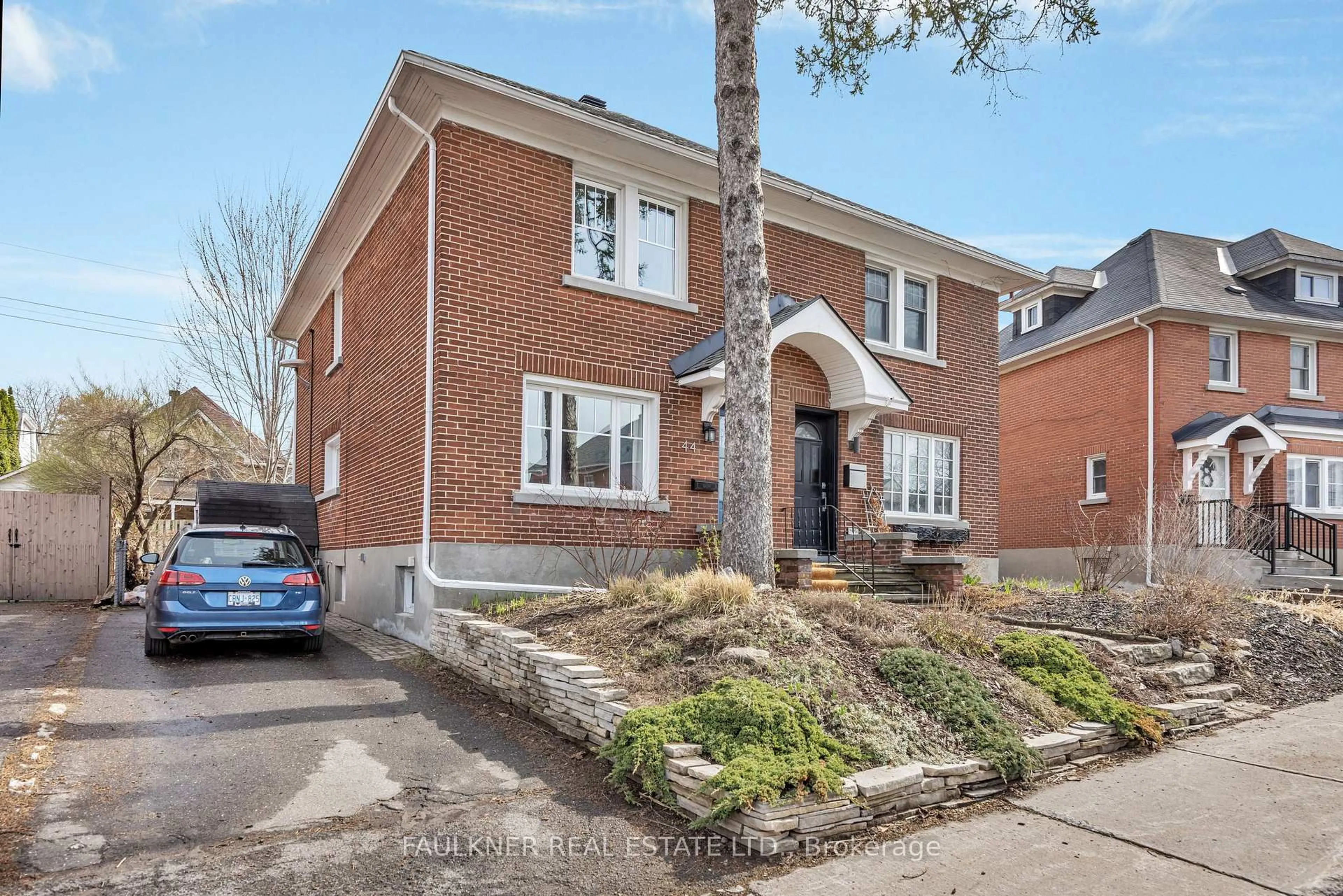 Home with brick exterior material, street for 44 Kinnear St, Ottawa Ontario K1Y 3R6
