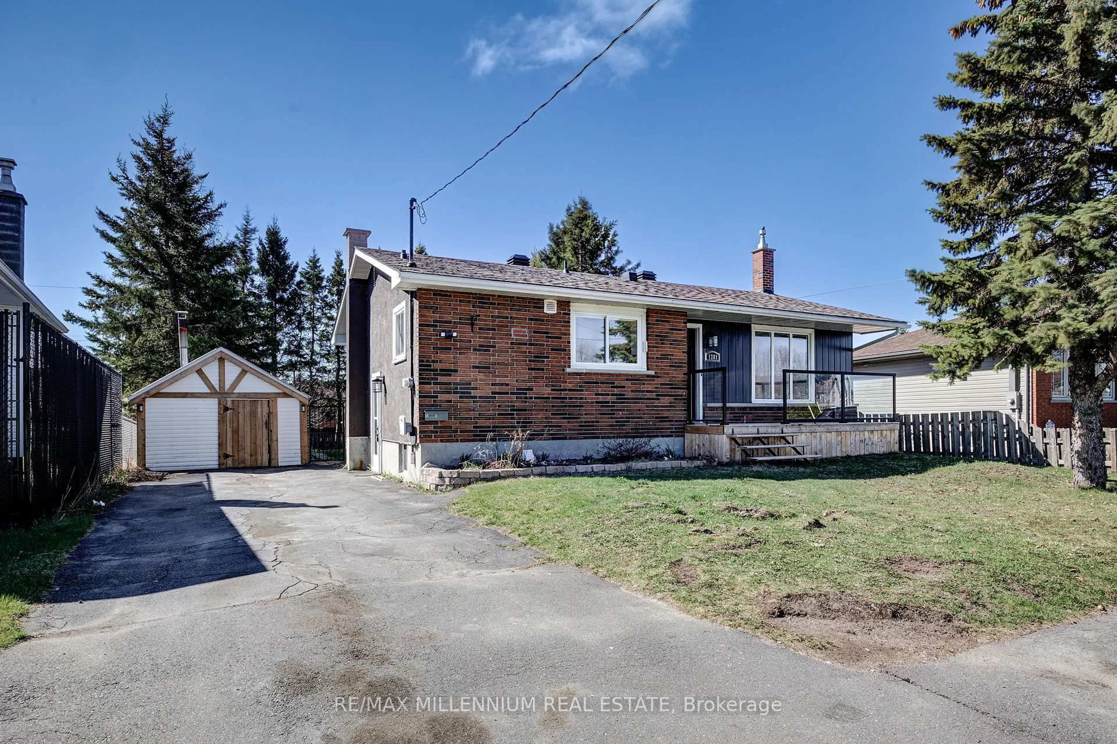 A pic from outside/outdoor area/front of a property/back of a property/a pic from drone, street for 1781 MADISON Ave, Sudbury Remote Area Ontario P3A 2P1