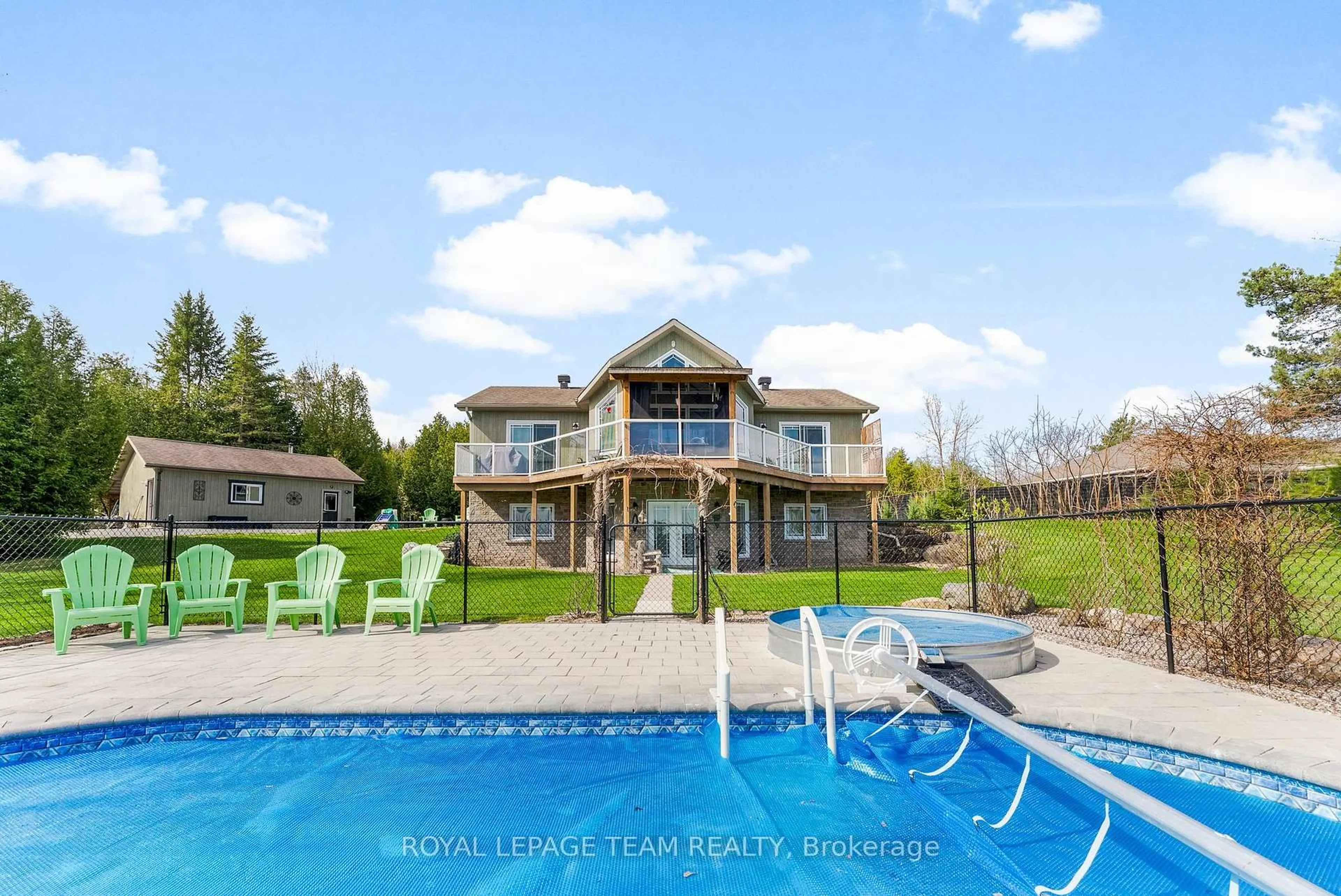 Pool for 4372 River Rd, Renfrew Ontario K7V 3Z8