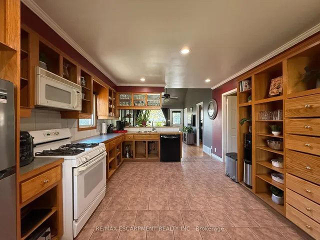 Additional property image - 713 Tate Ave