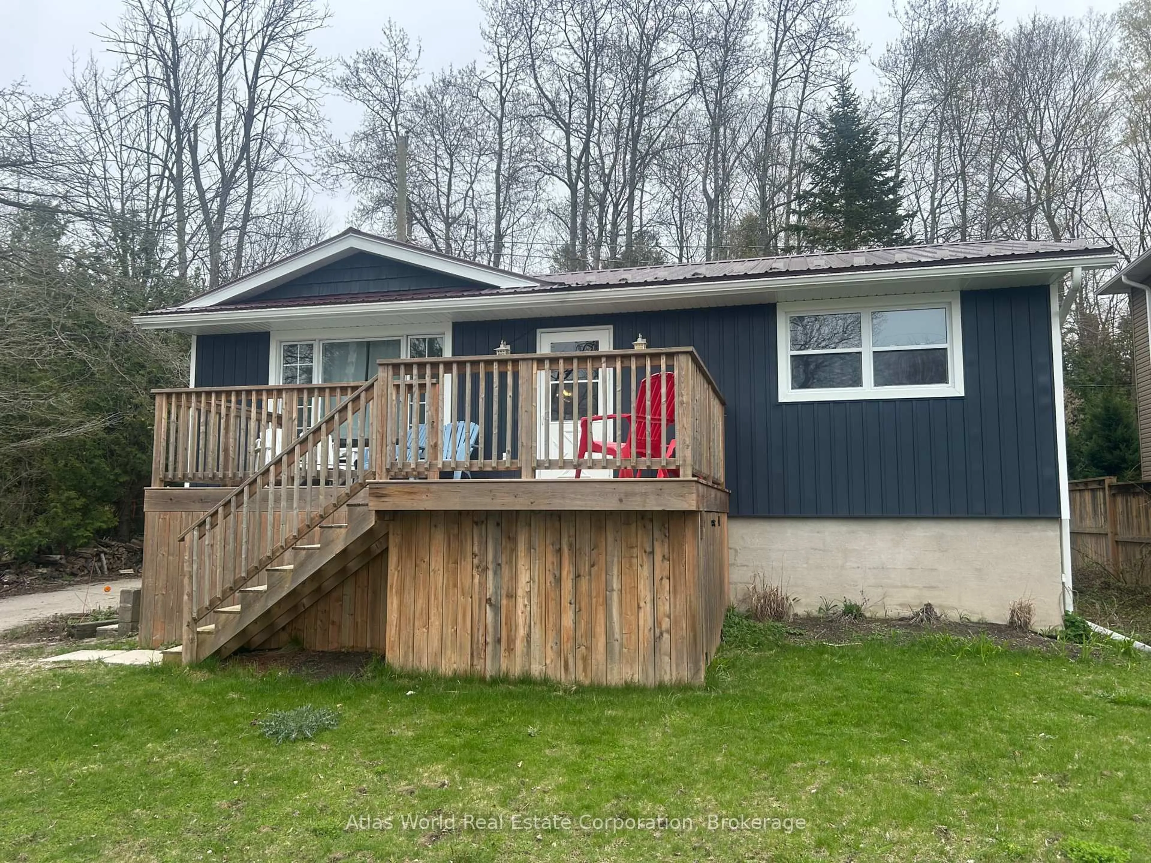 Home with vinyl exterior material, unknown for 35 Pottawatomie Dr, Saugeen Shores Ontario N0H 2L0
