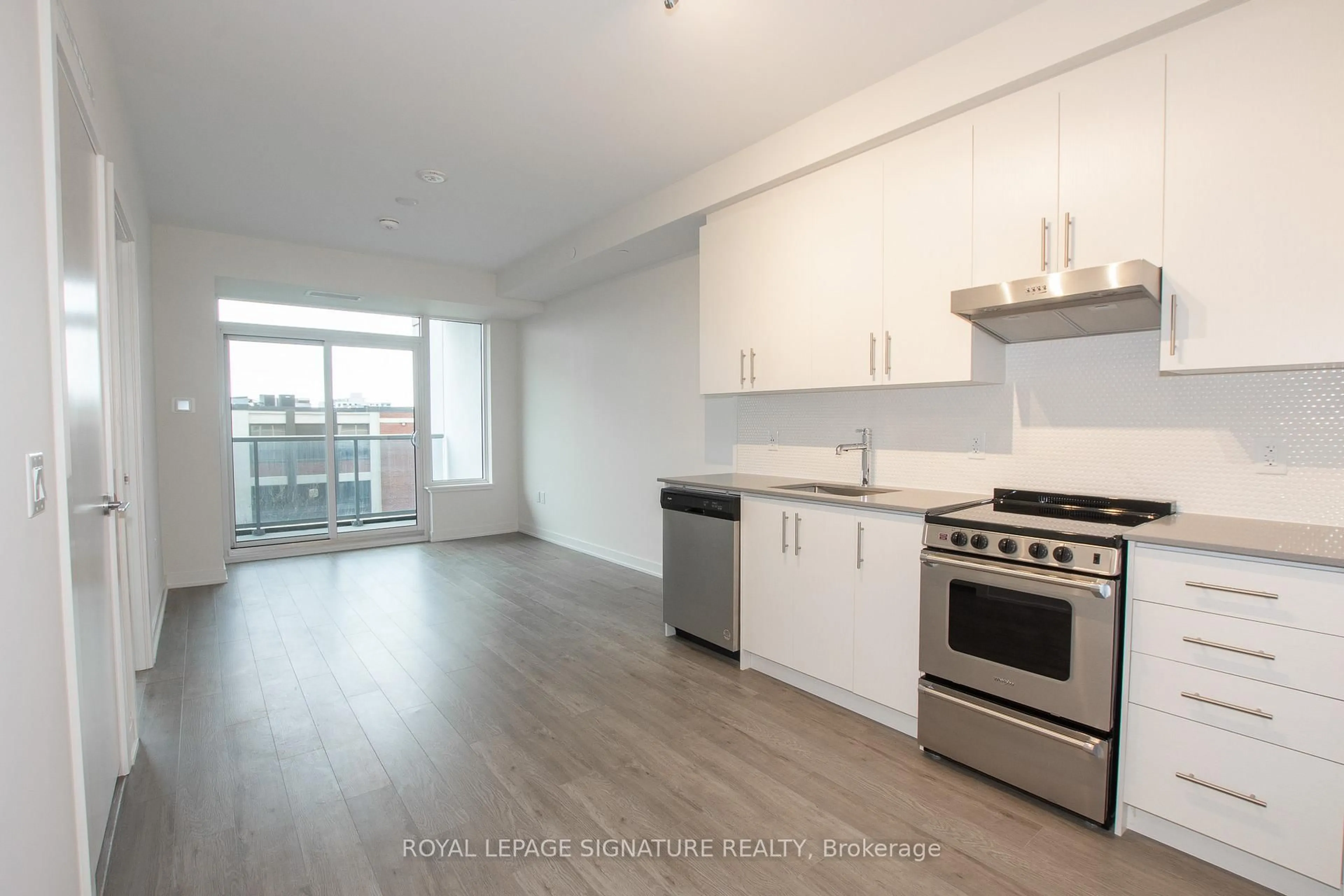 Standard kitchen, unknown for 212 King William St #623, Hamilton Ontario L8R 0A7