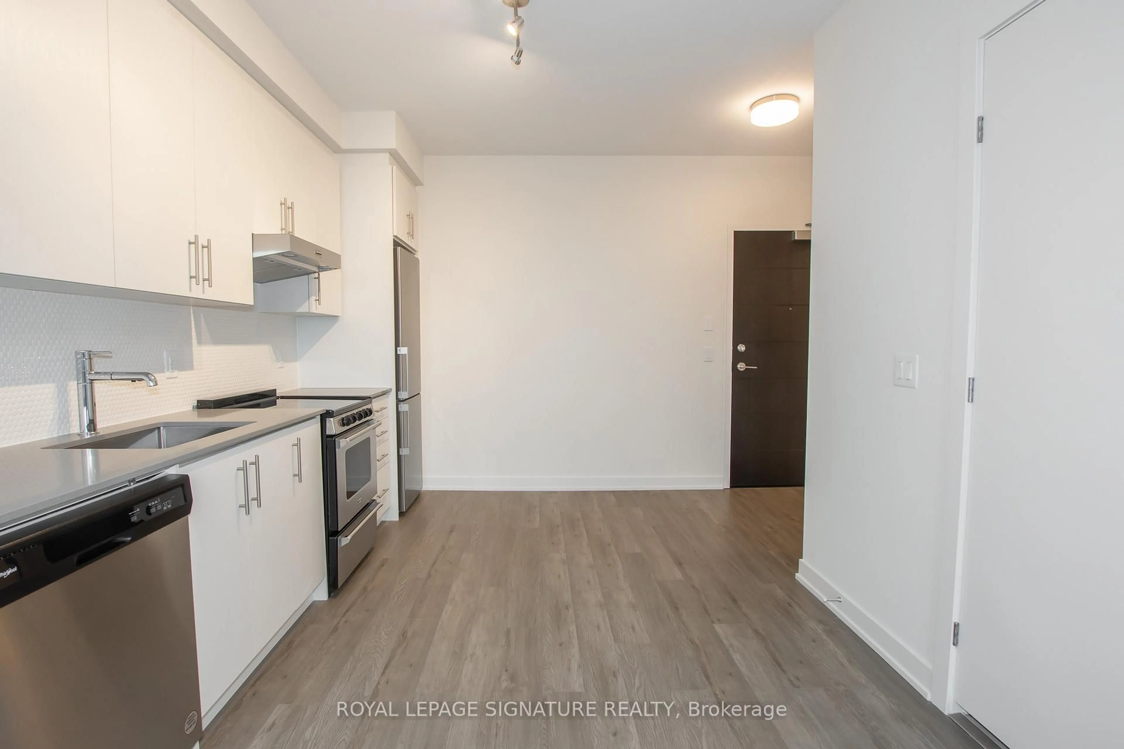 Standard kitchen, unknown for 212 King William St #623, Hamilton Ontario L8R 0A7