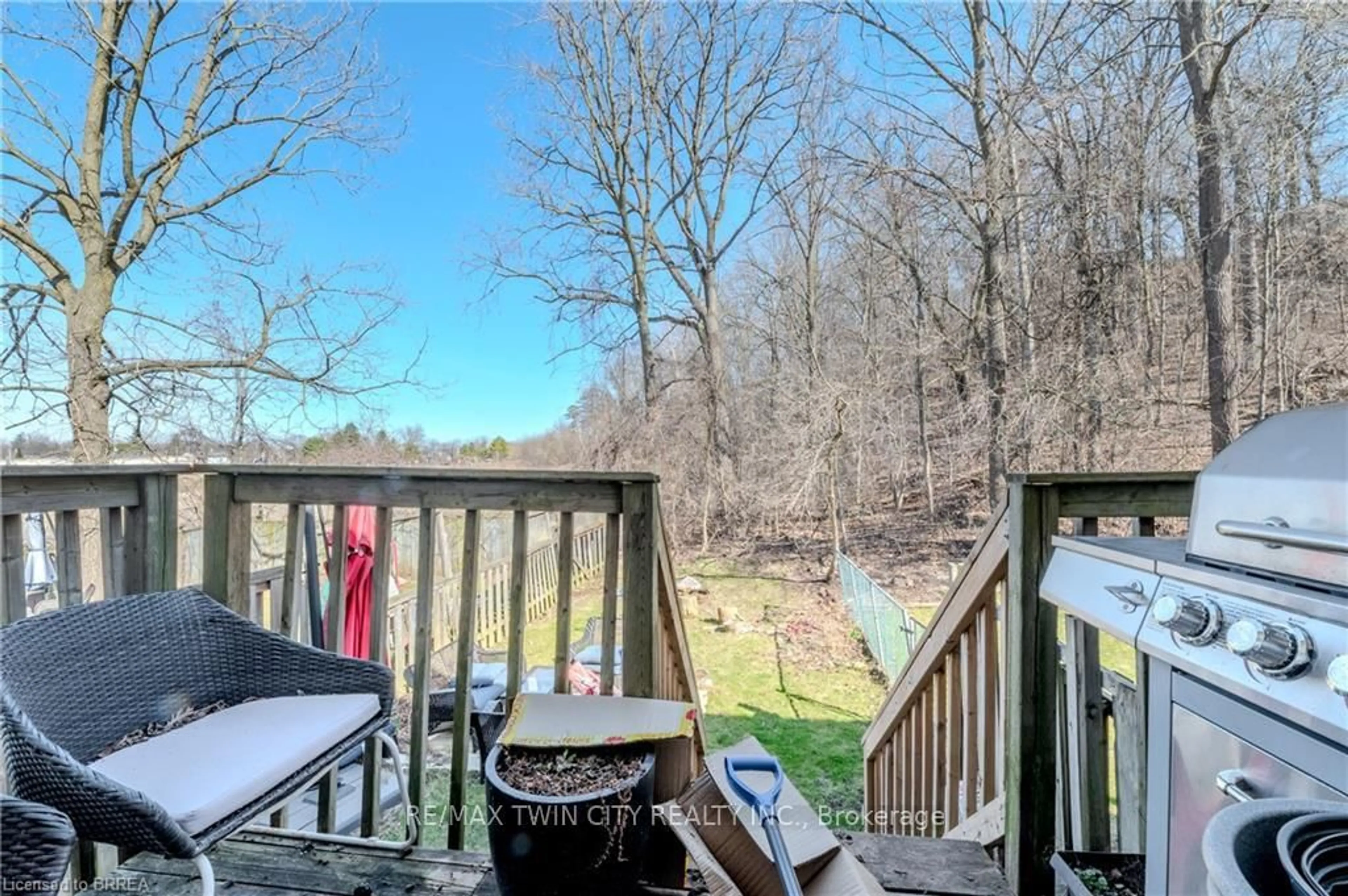 Patio, water/lake/river/ocean view for 5 Raleigh St #23, Brantford Ontario N3T 1J8