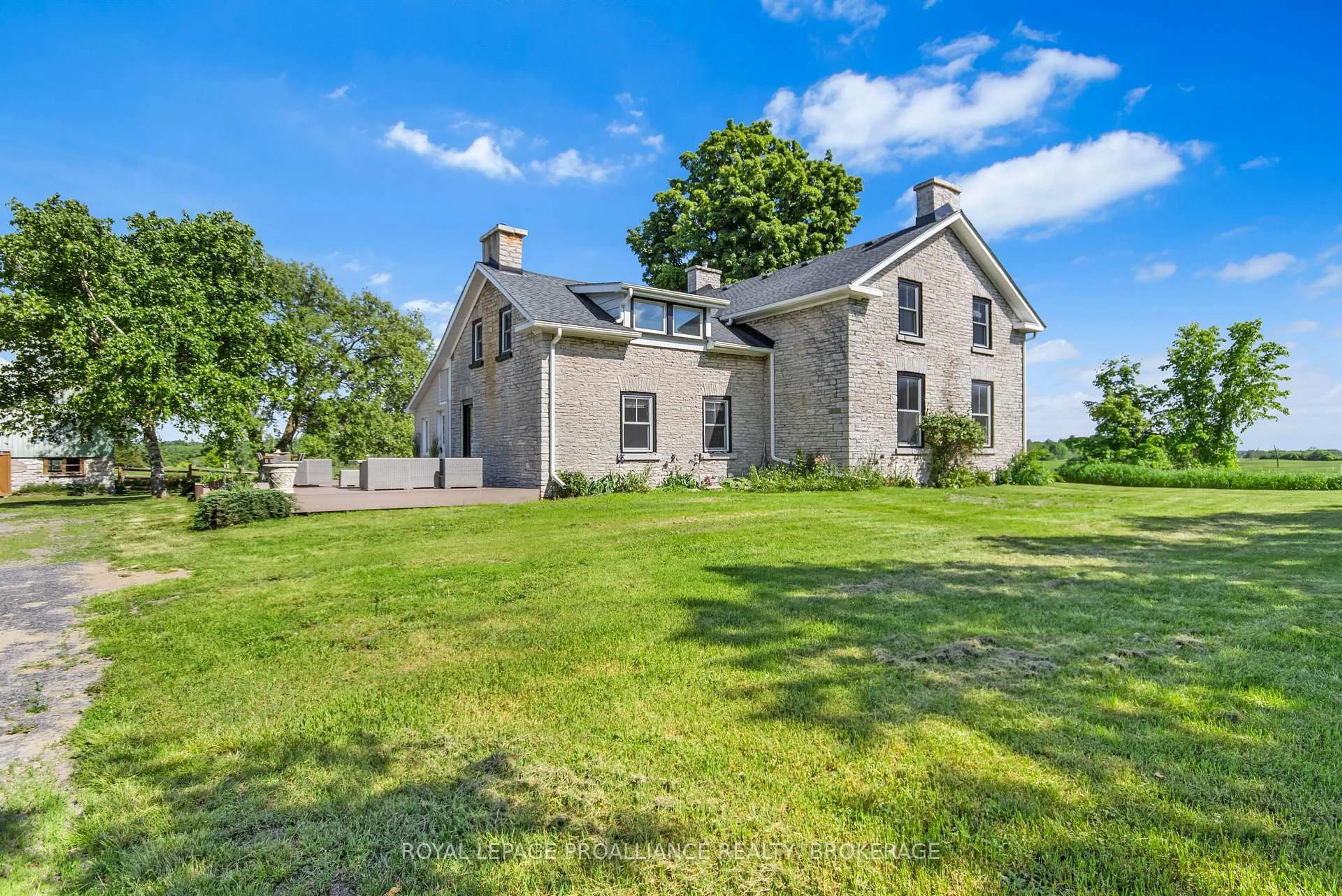 A pic from outside/outdoor area/front of a property/back of a property/a pic from drone, building for 2478 Middle Rd, Kingston Ontario K7L 4V3