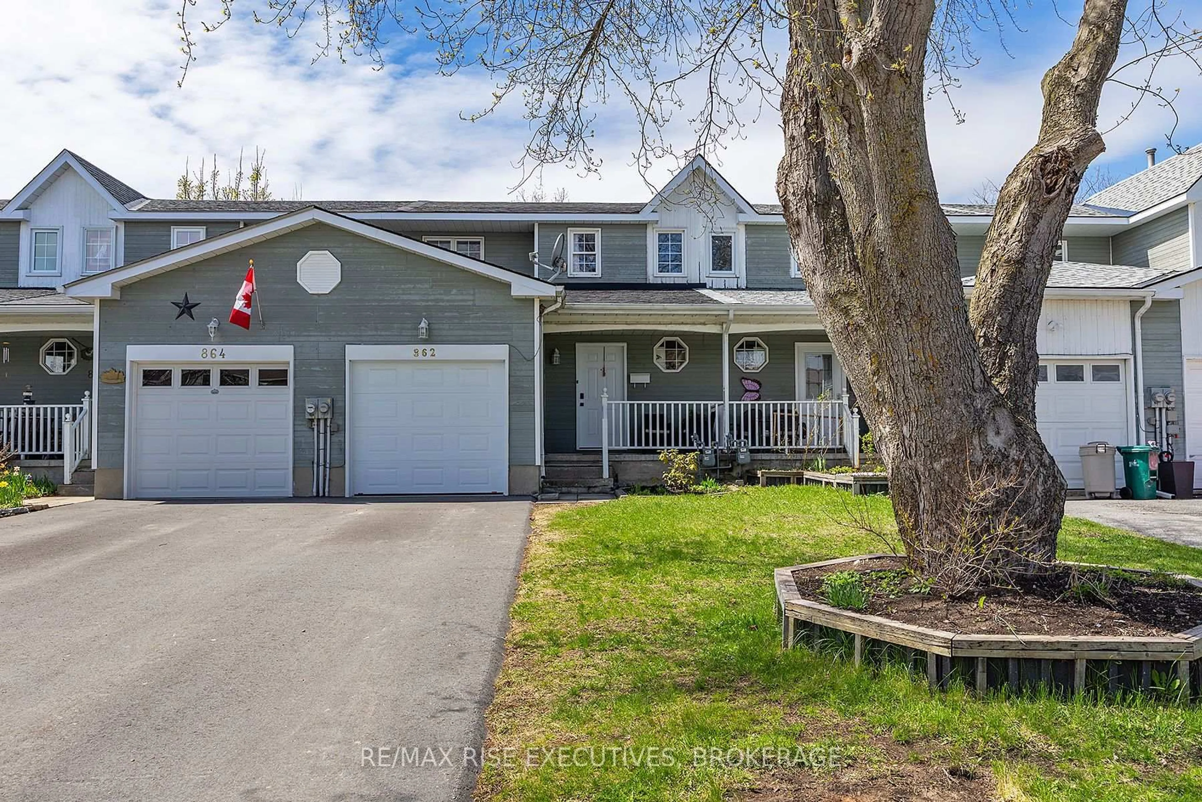 Home with vinyl exterior material, street for 862 Littlestone Cres, Kingston Ontario K7M 8L7