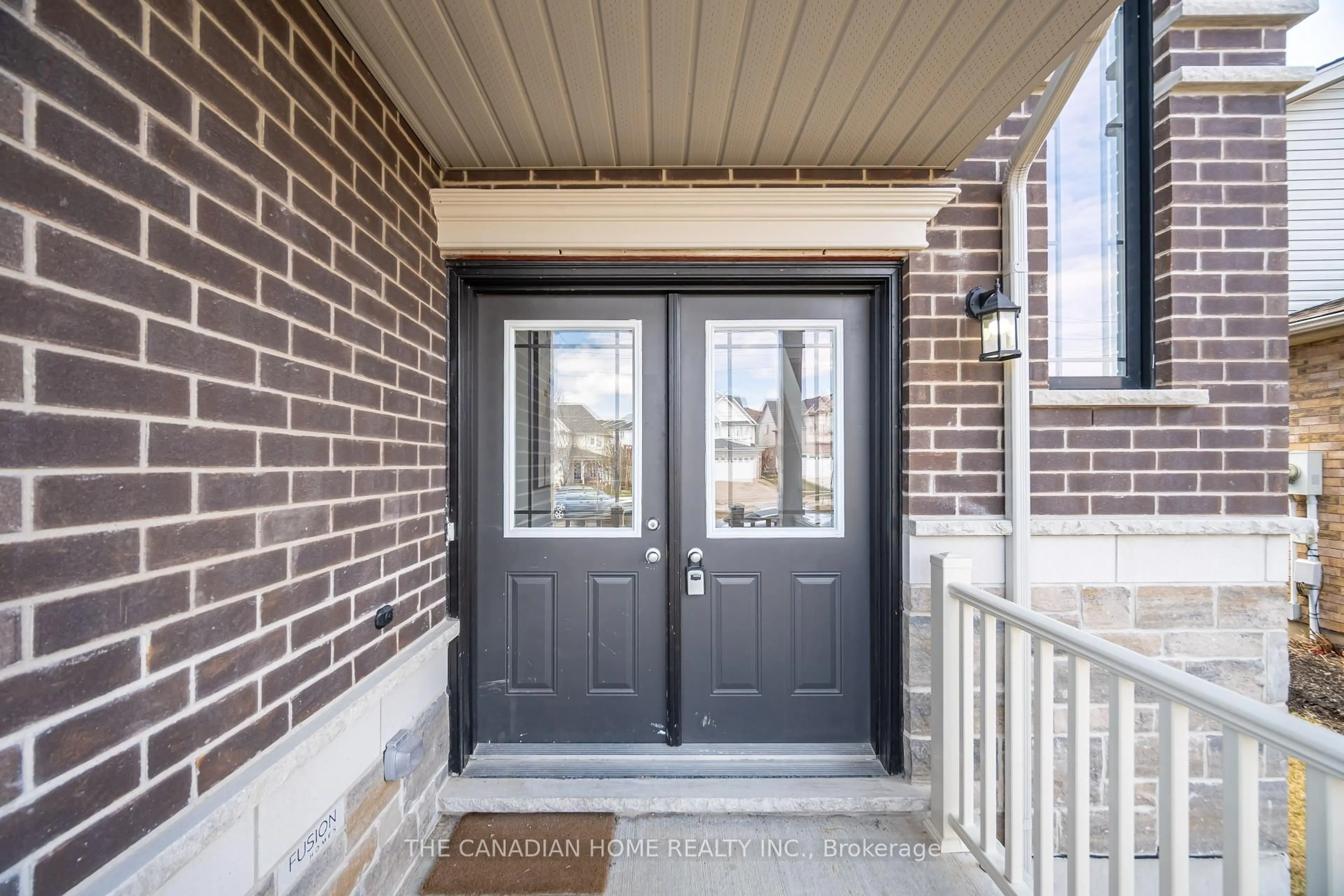 Indoor entryway for 148 STARWOOD Dr, Guelph Ontario N1E 7G7