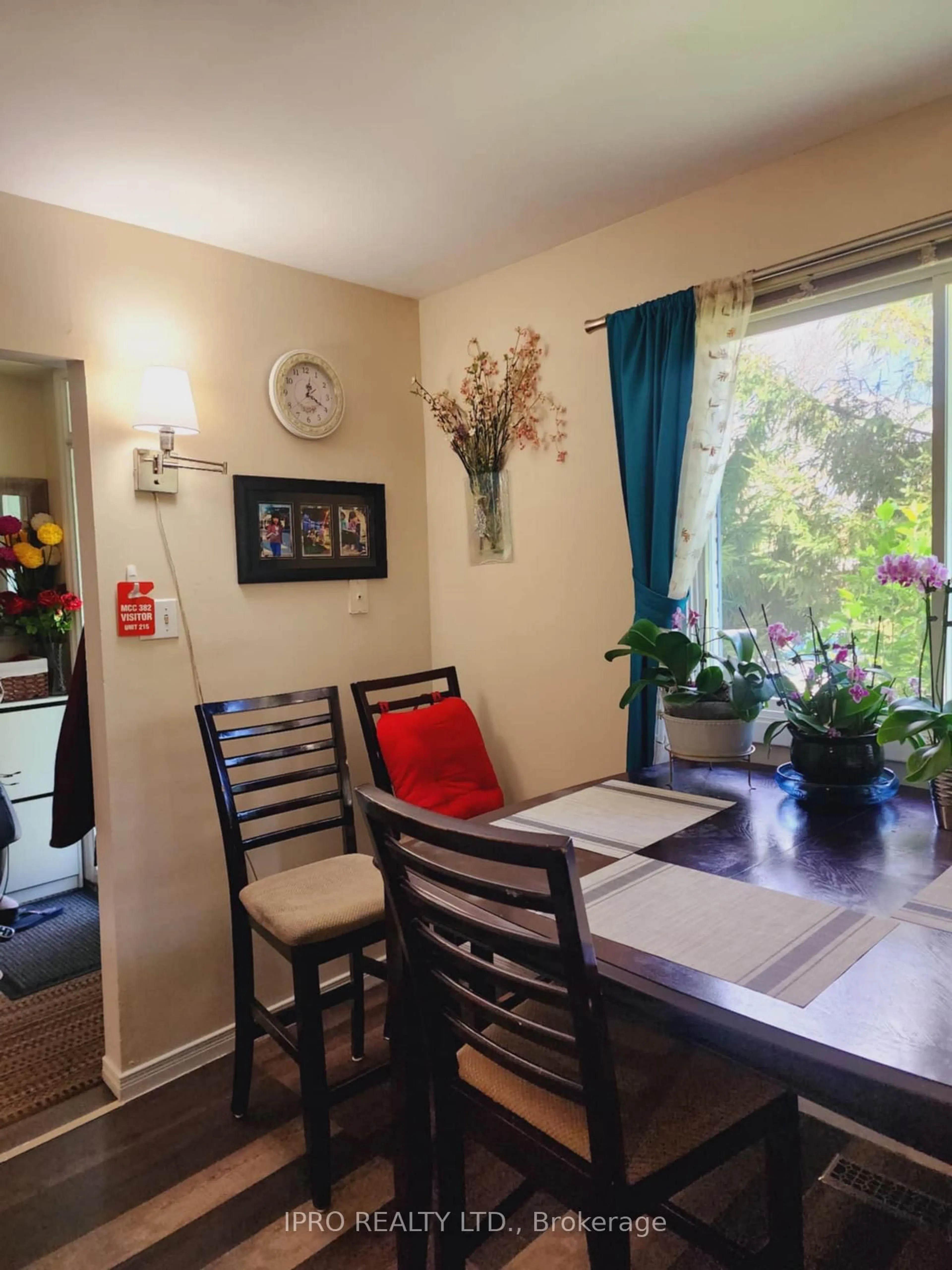 Dining room, unknown for 215 Boullee St, London East Ontario N5Y 1T9