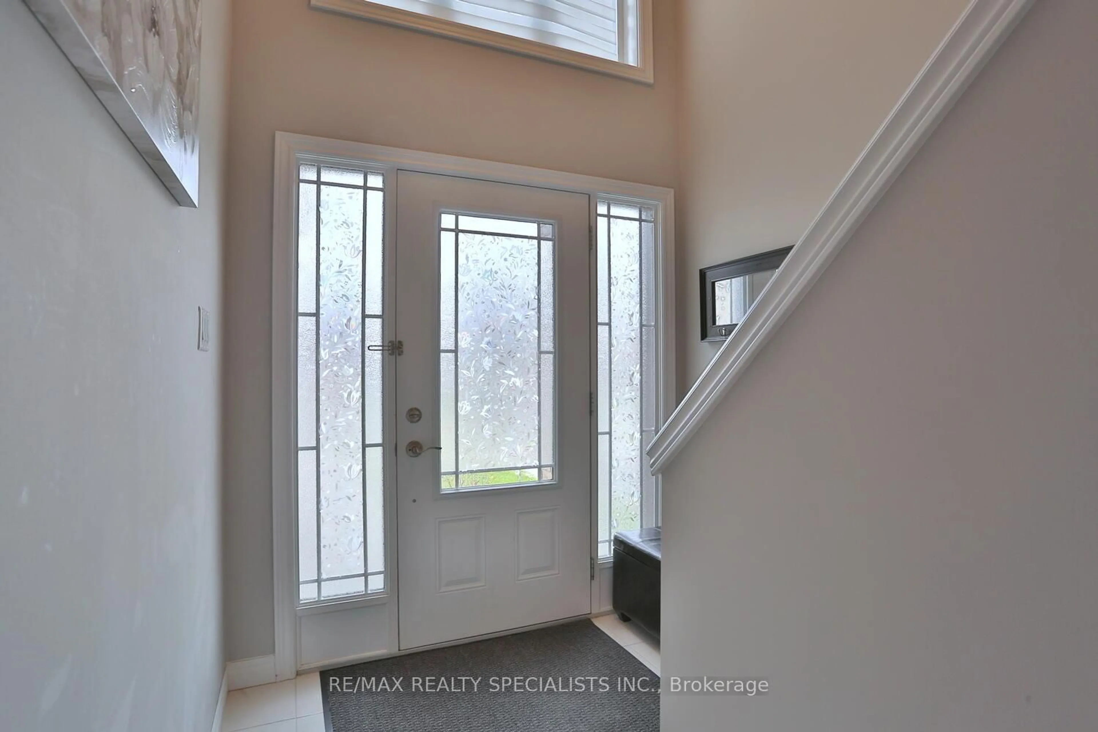 Indoor entryway for 189 MACALISTER Blvd, Guelph Ontario N1G 0G7