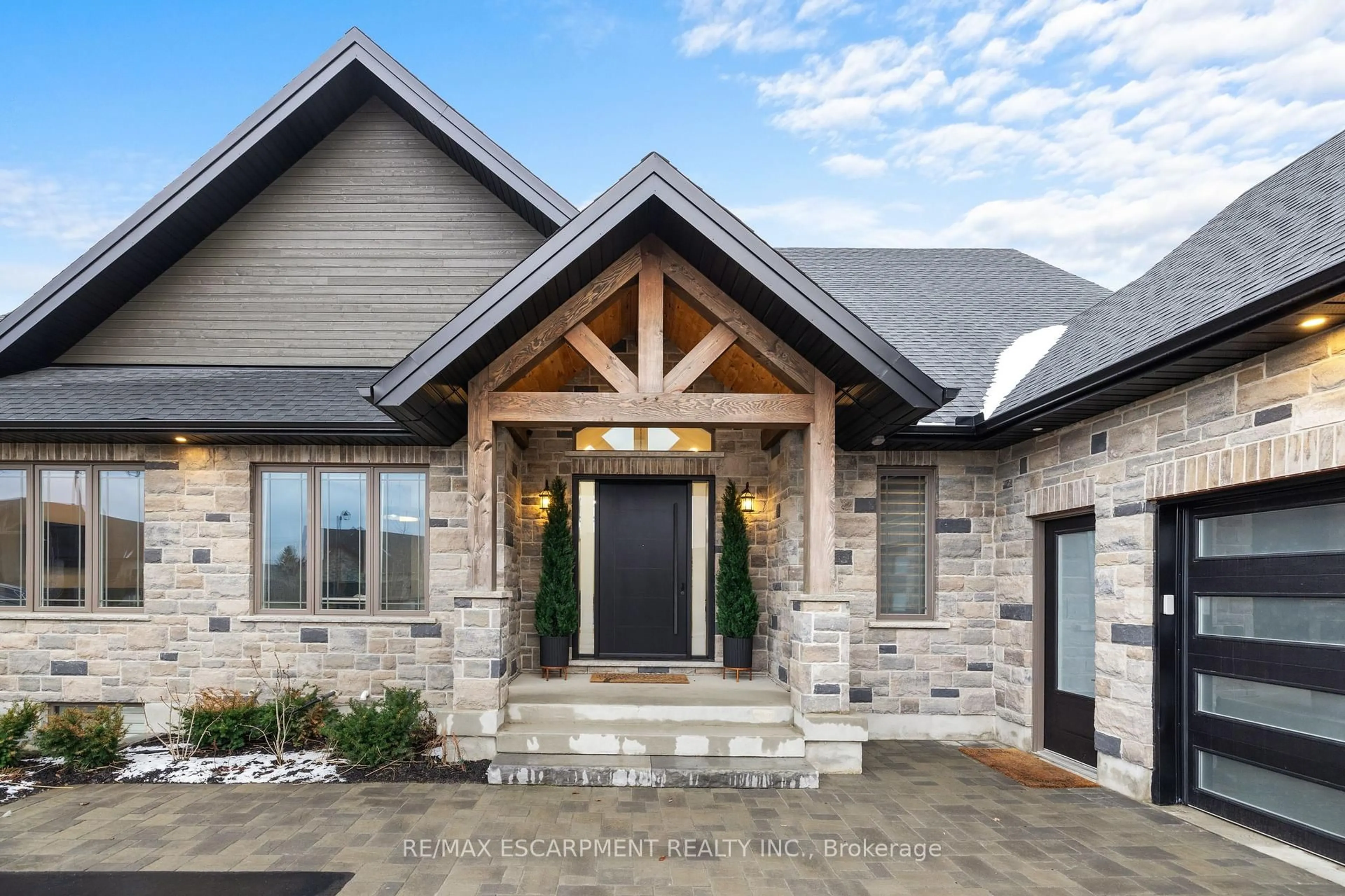 Home with brick exterior material, mountain view for 23 Whitcombe Way, Puslinch Ontario N0B 2C0