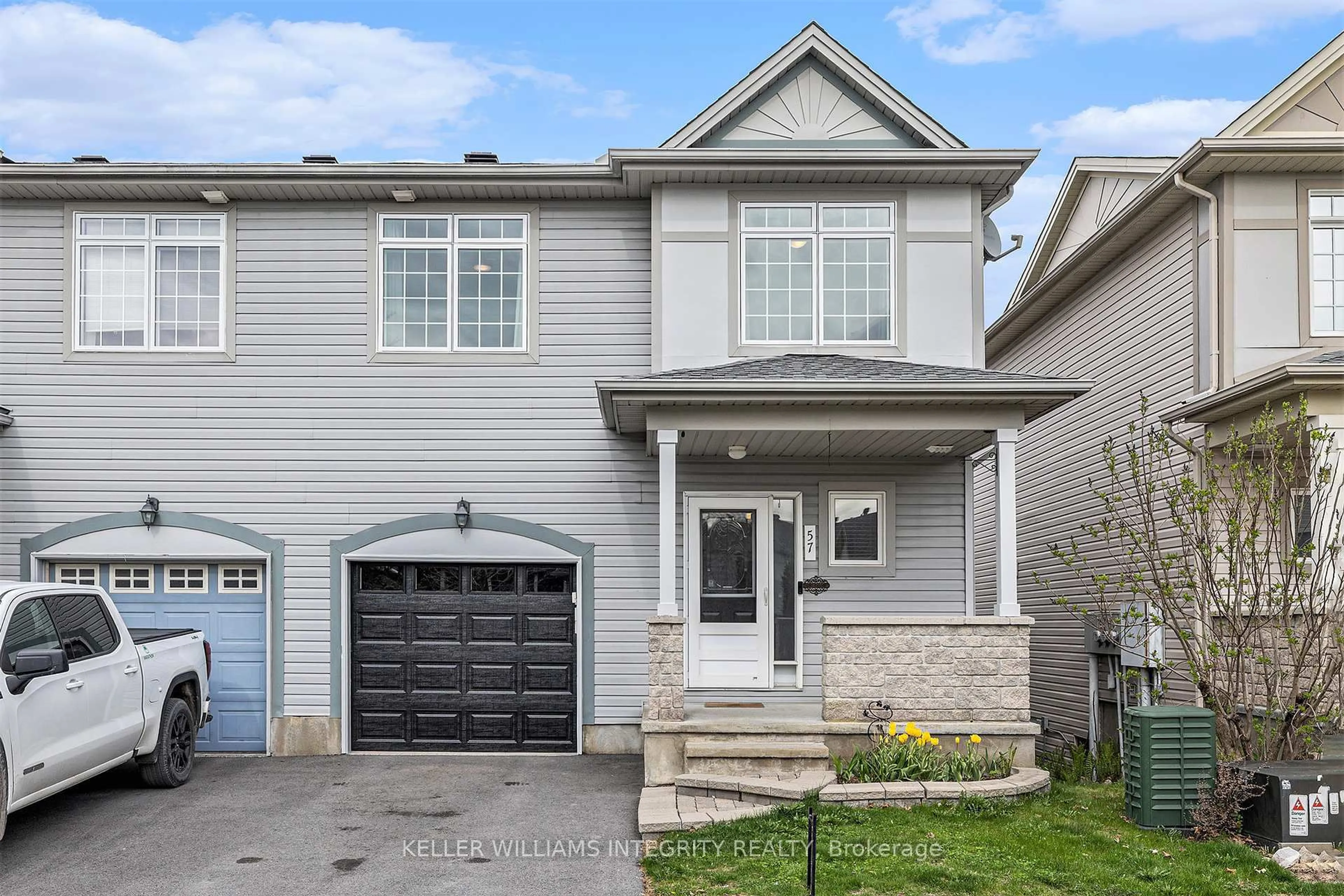Home with vinyl exterior material, street for 57 Village Walk Private, Manotick Ontario K4M 1L1