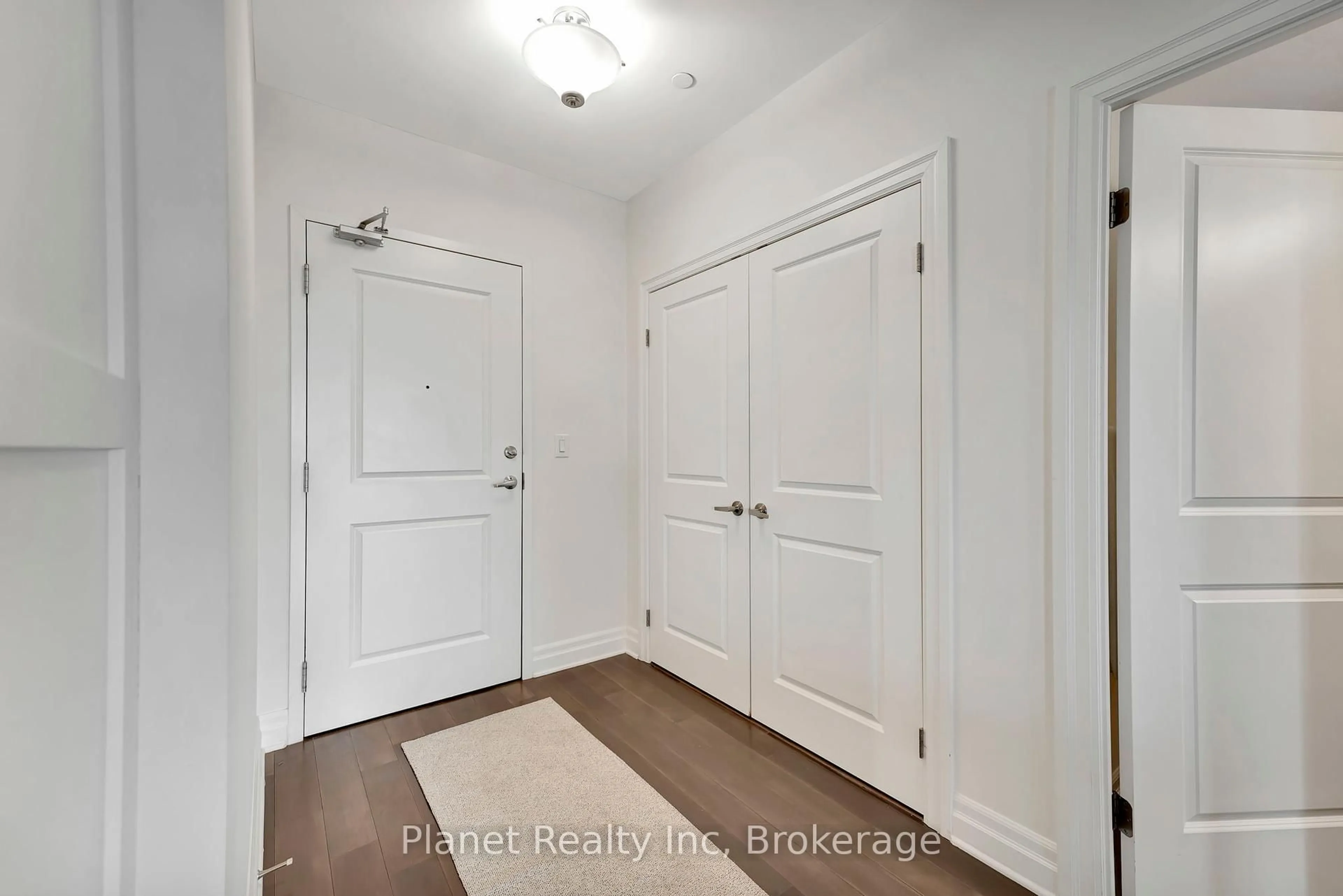 Indoor entryway for 160 Macdonell St #906, Guelph Ontario N1H 0A9