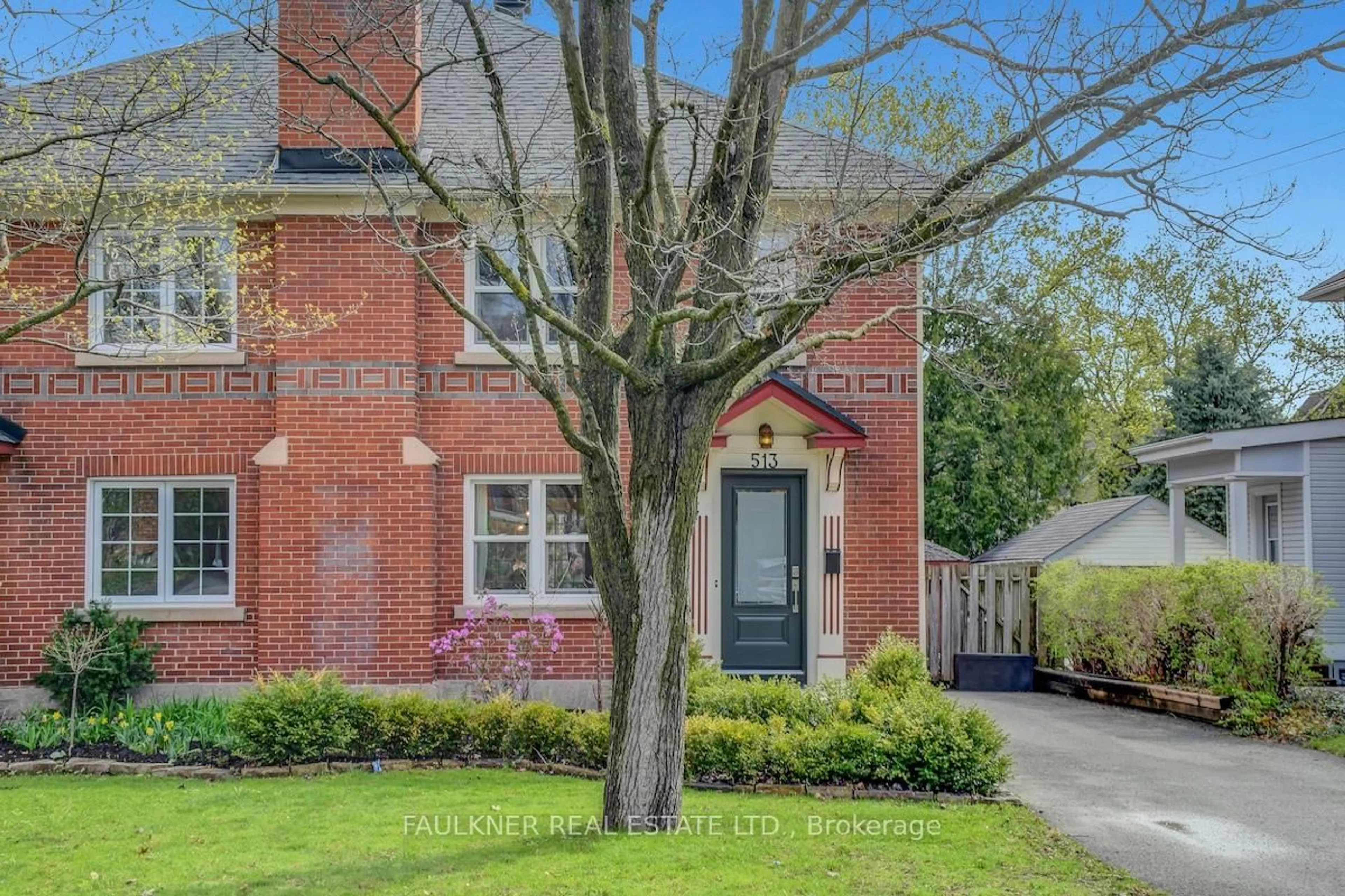 Home with brick exterior material, street for 513 Cole Ave, Ottawa Ontario K2A 2B2