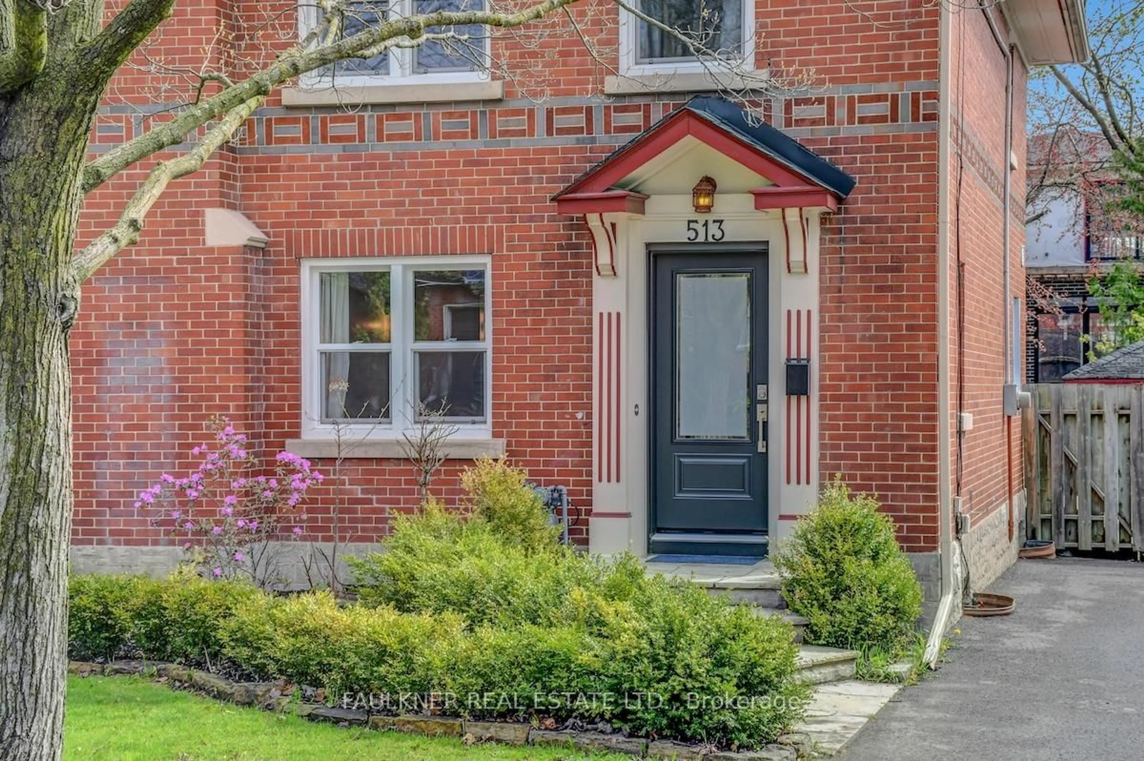 Home with brick exterior material, street for 513 Cole Ave, Ottawa Ontario K2A 2B2