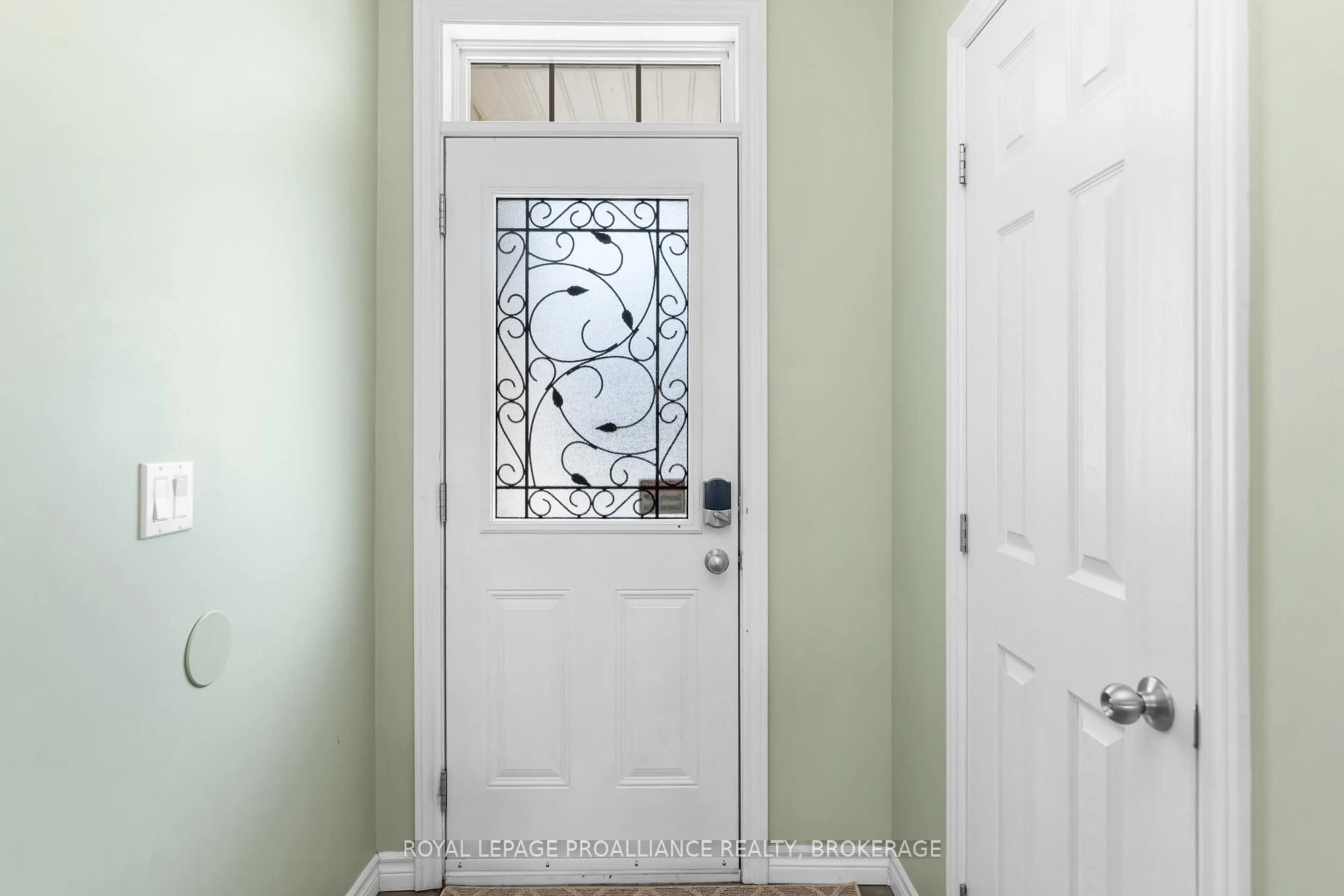 Indoor entryway for 880 Ascot Lane, Kingston Ontario K7K 0C8
